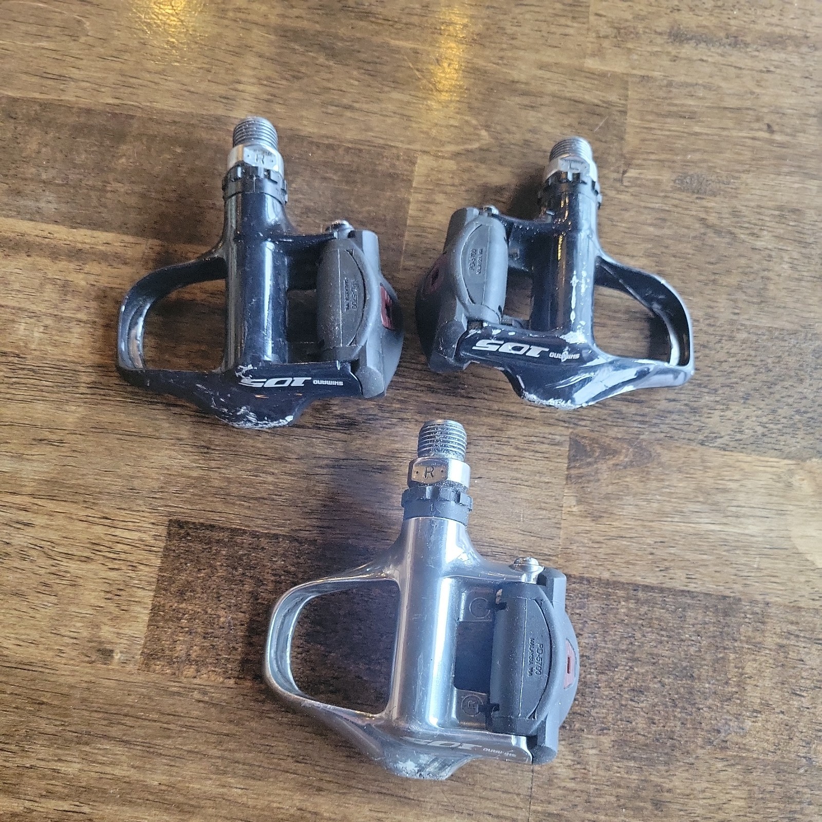 3 Shimano 105 Road Pedals 2 right 1 left pd-5700 D