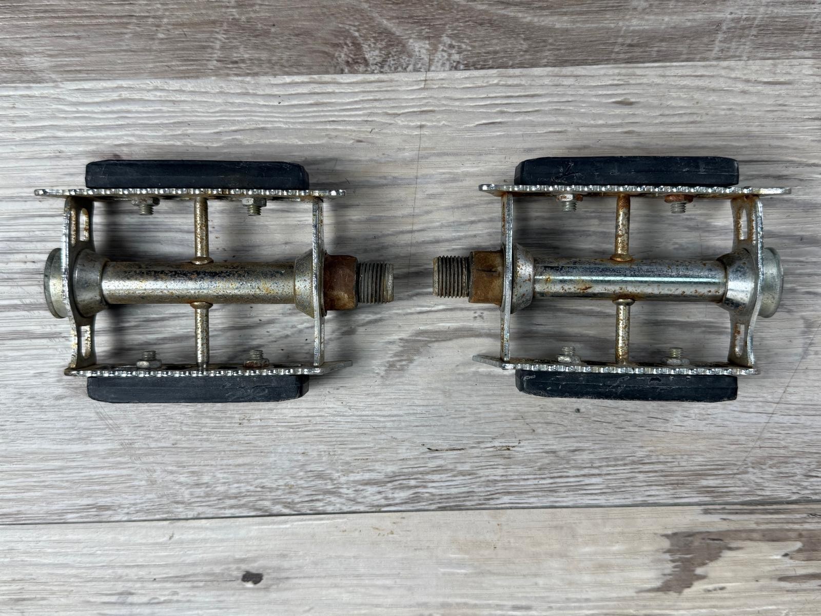 Vintage Lyotard Bicycle Bike Pedals Left and Right Set A1