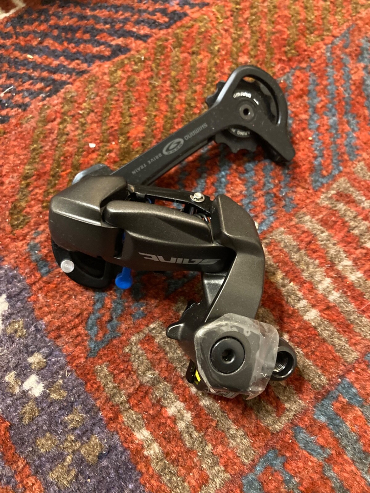 Shimano Saint FH-M800 rear hub and Shimano Saint RD-M800 SGS rear derailleur