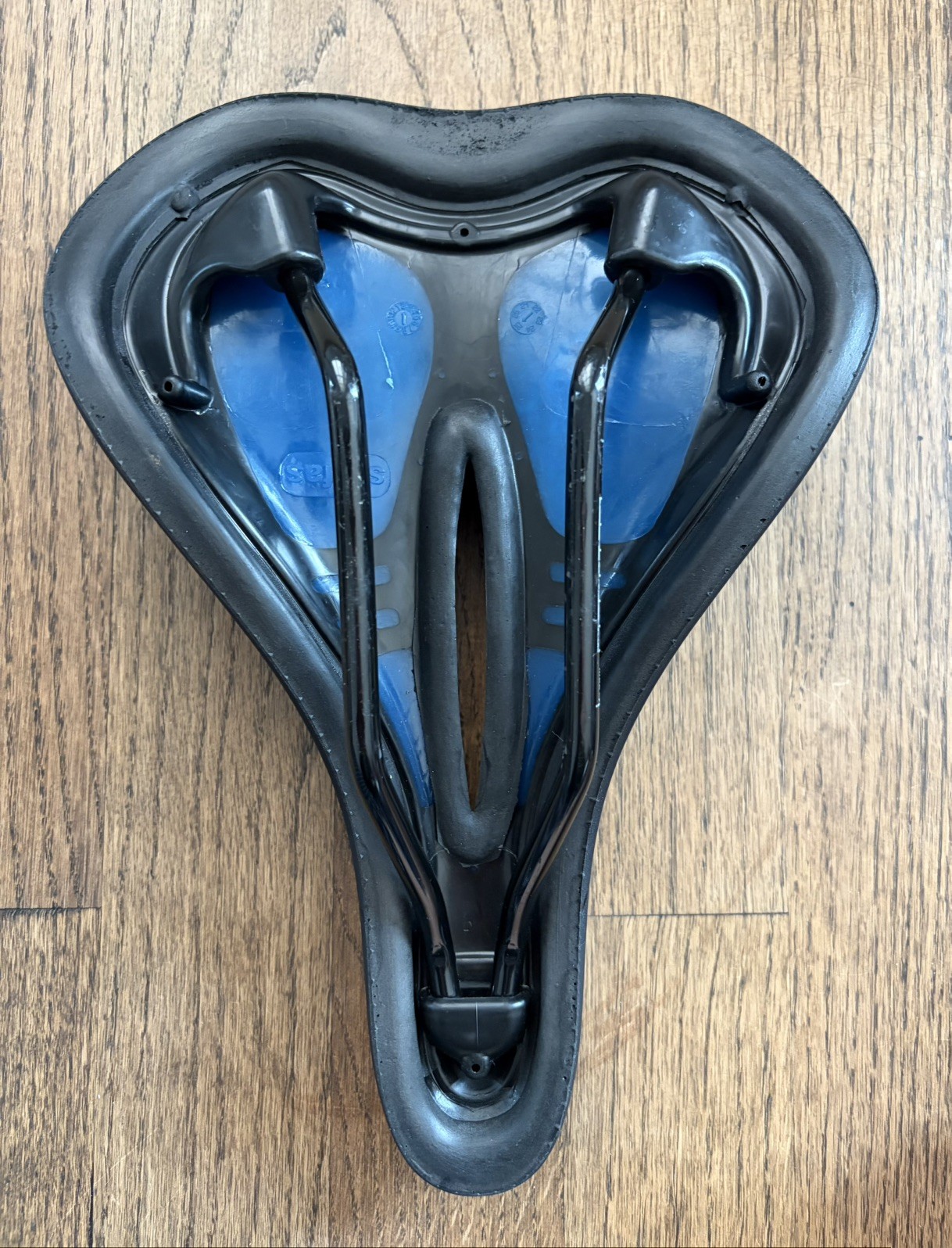 Serfas EG-DDLCT E-Gel Dual Density Womens Cut-Out Saddle – 10″ x 6.8″