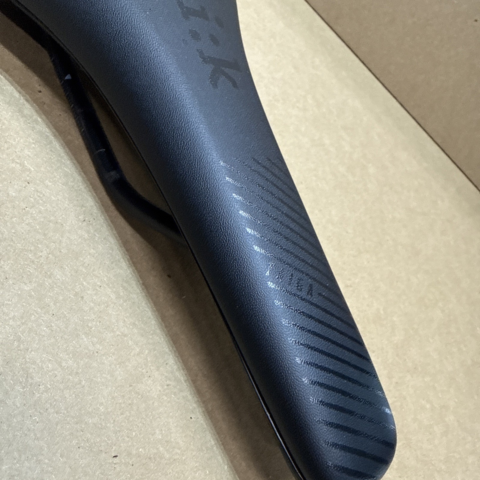 Fizik Taiga Regular Bicycle Bike Saddle Seat w/ Cr-Mo Rails mwl54