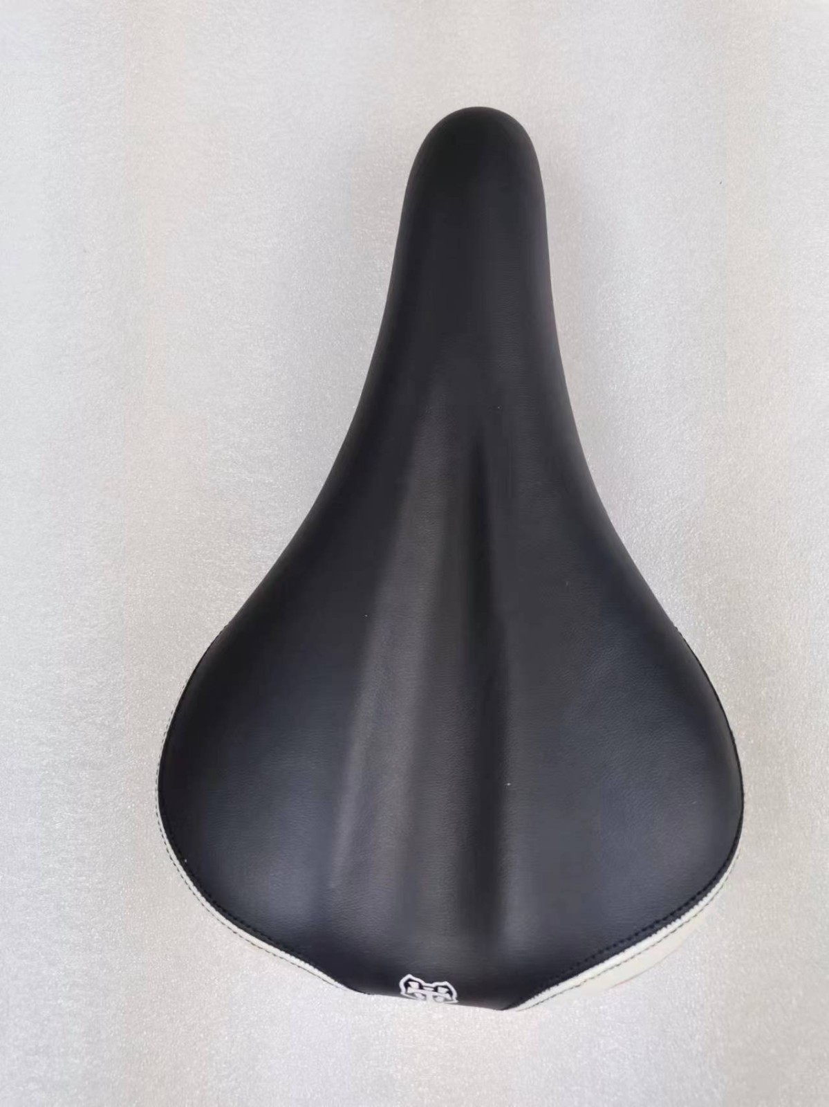 NEW OLD STOCK WTB SPEED V SADDLE SEAT WIDE 160MM BLACK WHITE MTB TOURING BIKE