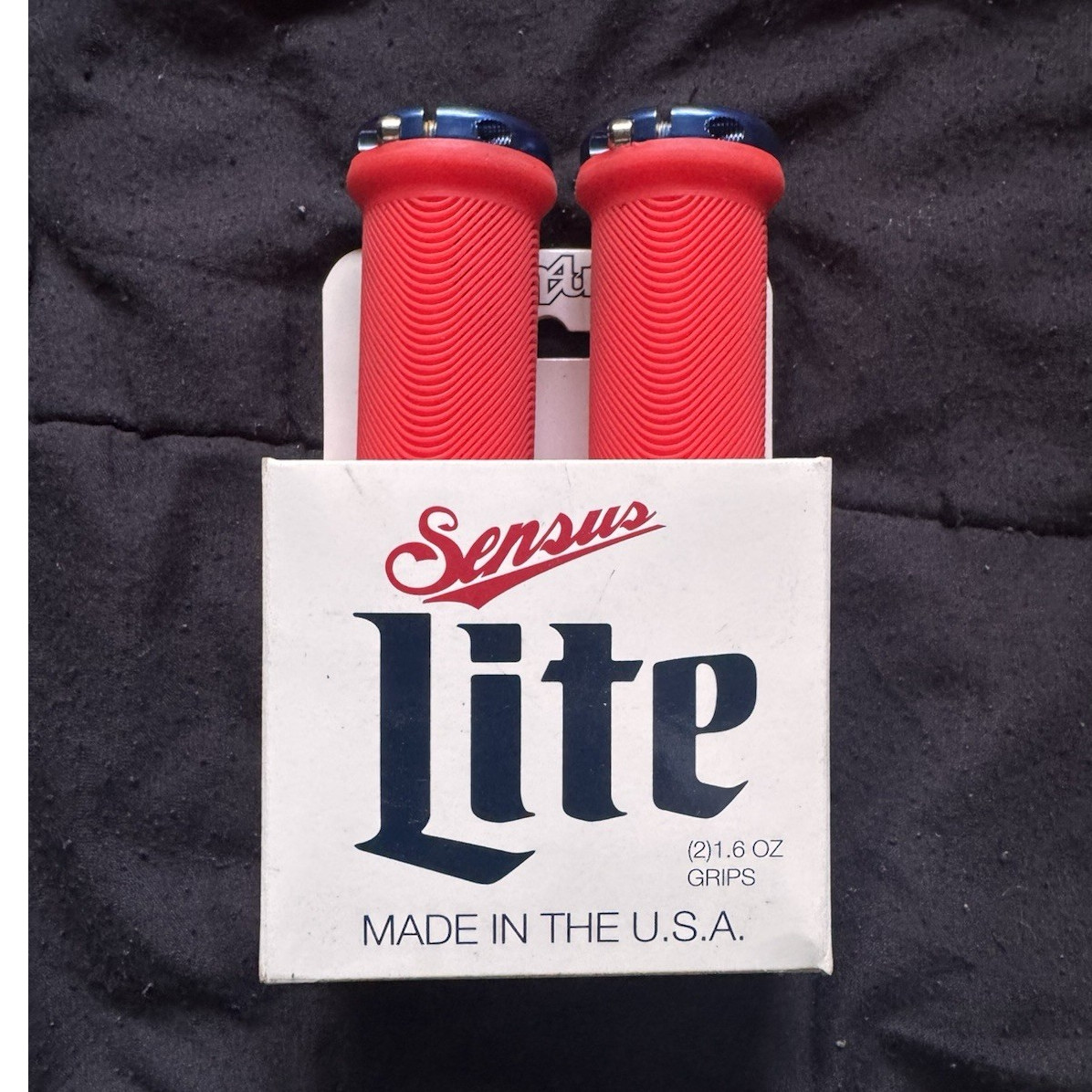 Sensus Lite Lock-On Handlebar Grips Standard Grip Red/Blue Pair