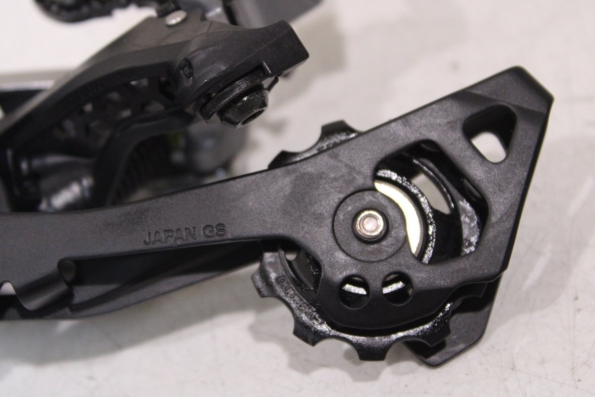Shimano 105 RD-R7000 GS Rear Derailleur 11 Speed Silver Road Bike NOS Unused New