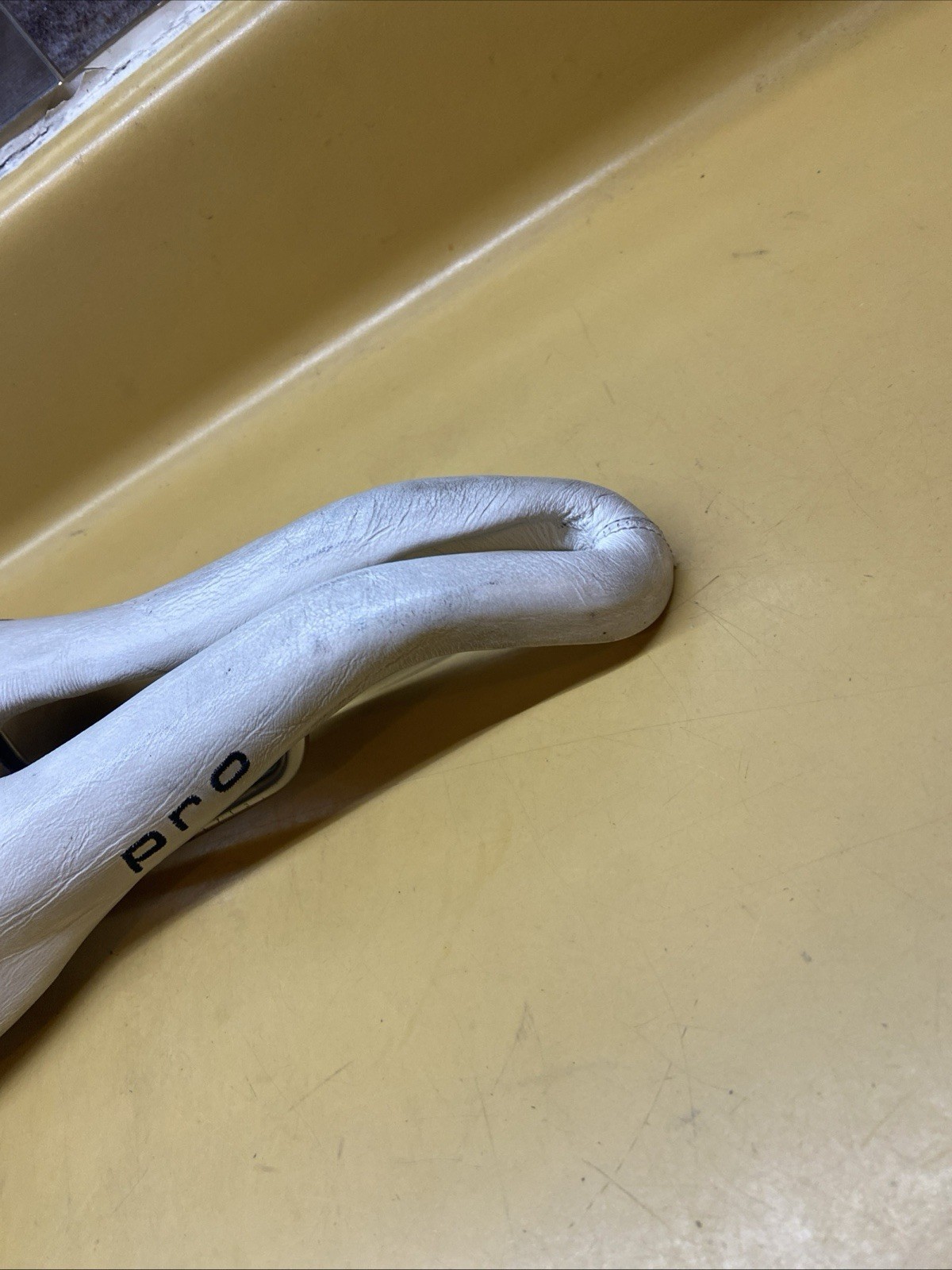 Selle SMP Pro White Leather 270mm x 150mm Titanium Rail Saddle