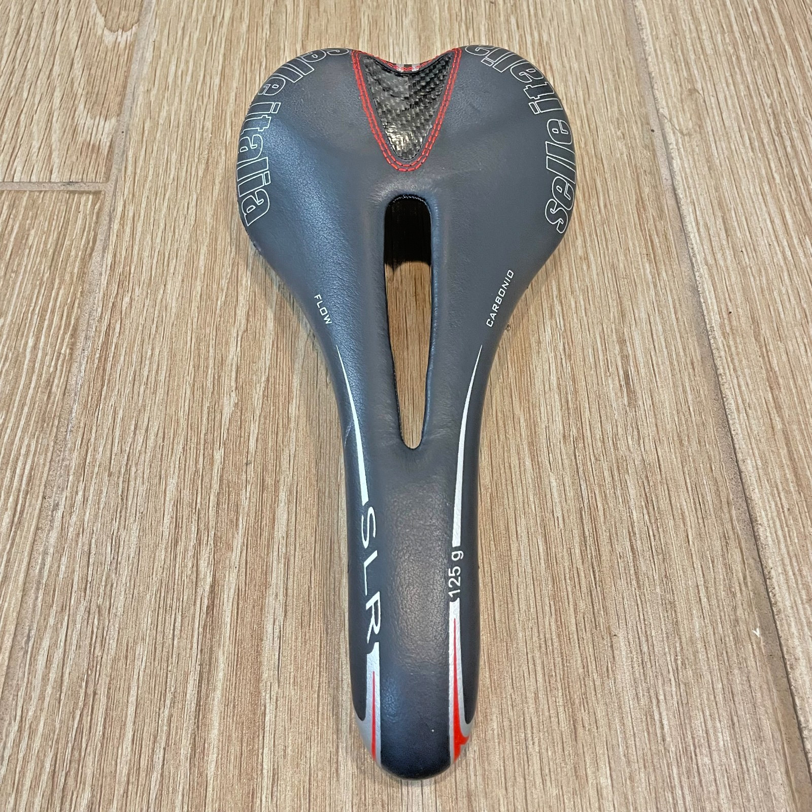 Selle Italia SLR Kit Carbonio Flow Carbon Saddle Black 135mm Carbon Rails 125g