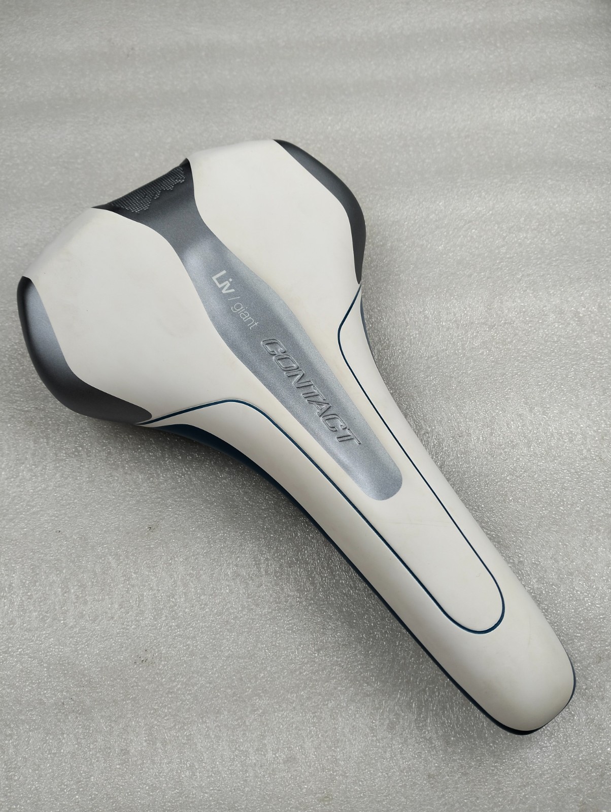 GIANT LIV CONTACT UPRIGHT PELVIC TILT SADDLE 270X160MM WHITE BLUE CRMO RAILS