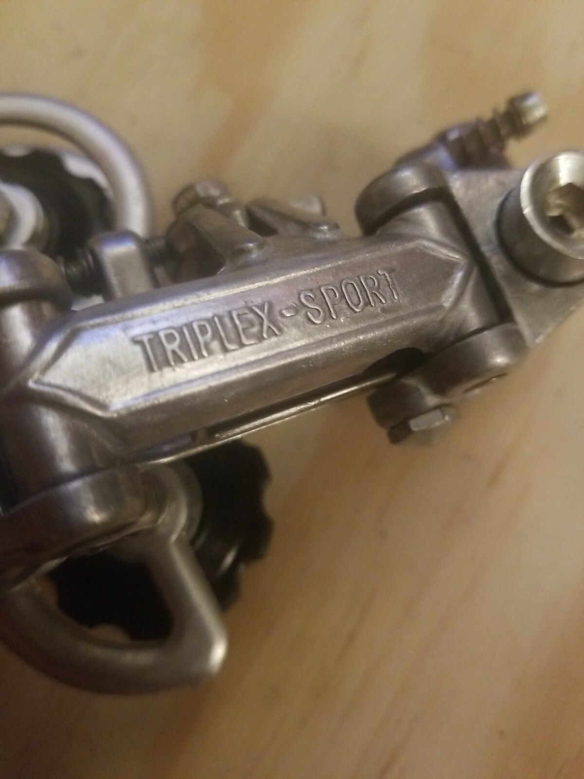 [7.31] VINTAGE TRIPLEX SPORT SHORT CAGE REAR DERAILLEUR – SILVER NOS