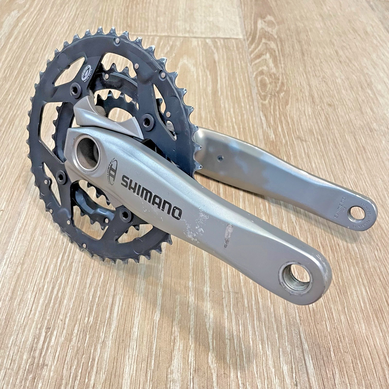 Shimano Deore XT FC-M762 Hollowtech II 175 Triple Crankset 22 32 44