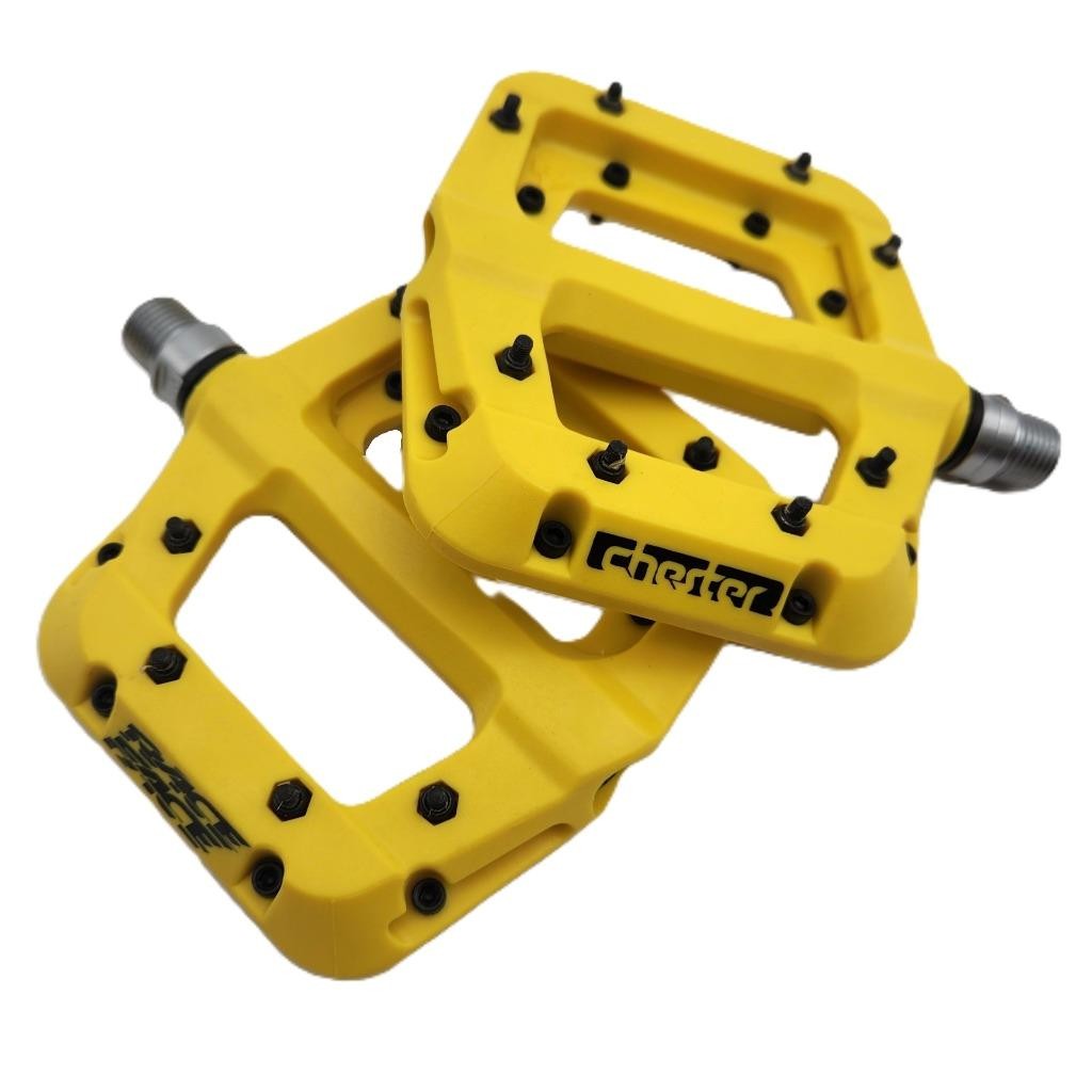 Race Face Chester Yellow Bicycle Platform Pedals Composite 9/16″