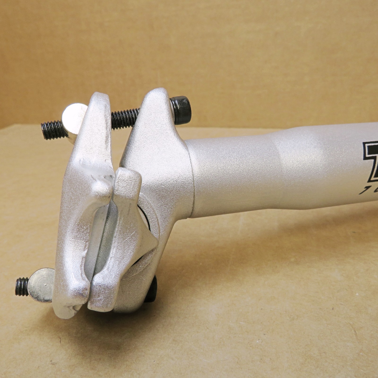 New-Old-Stock Titec Micro-Adjustable Seatpost (31.6mm x 360mm)…Light Shopwear