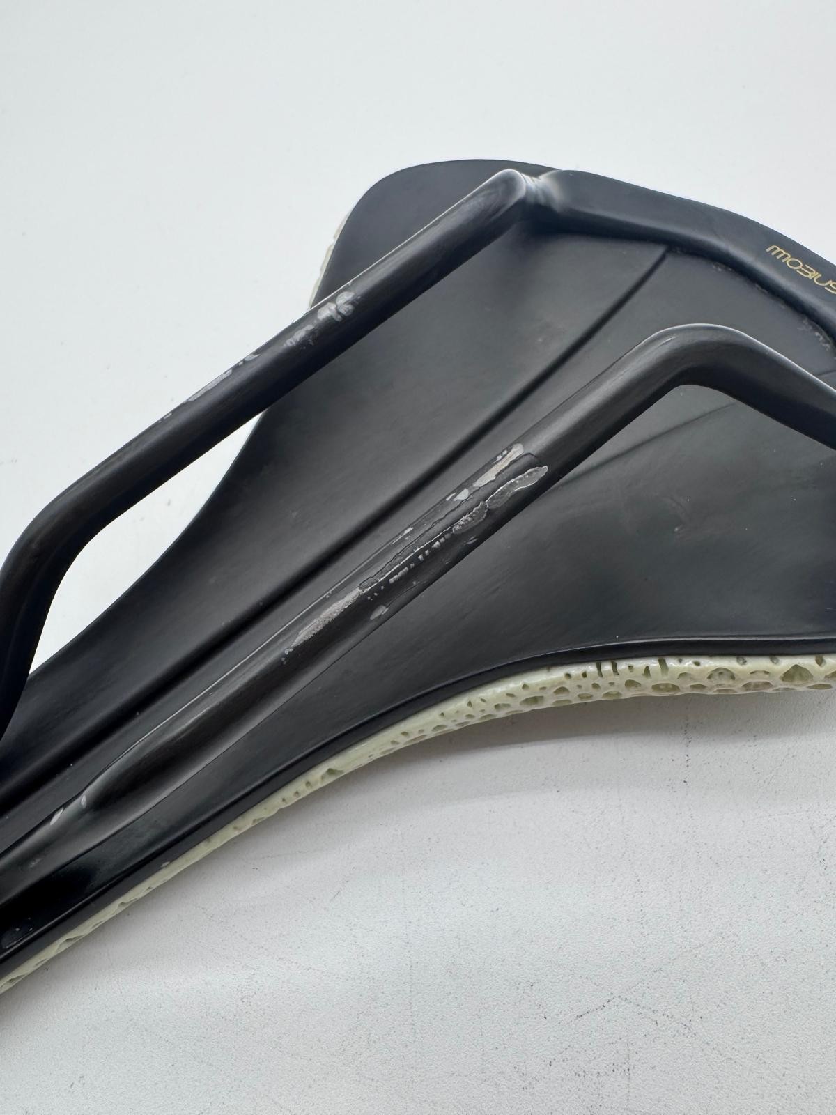 Fizik Versus Evo Adaptive 3D Saddle Carbon Rails «Regular»