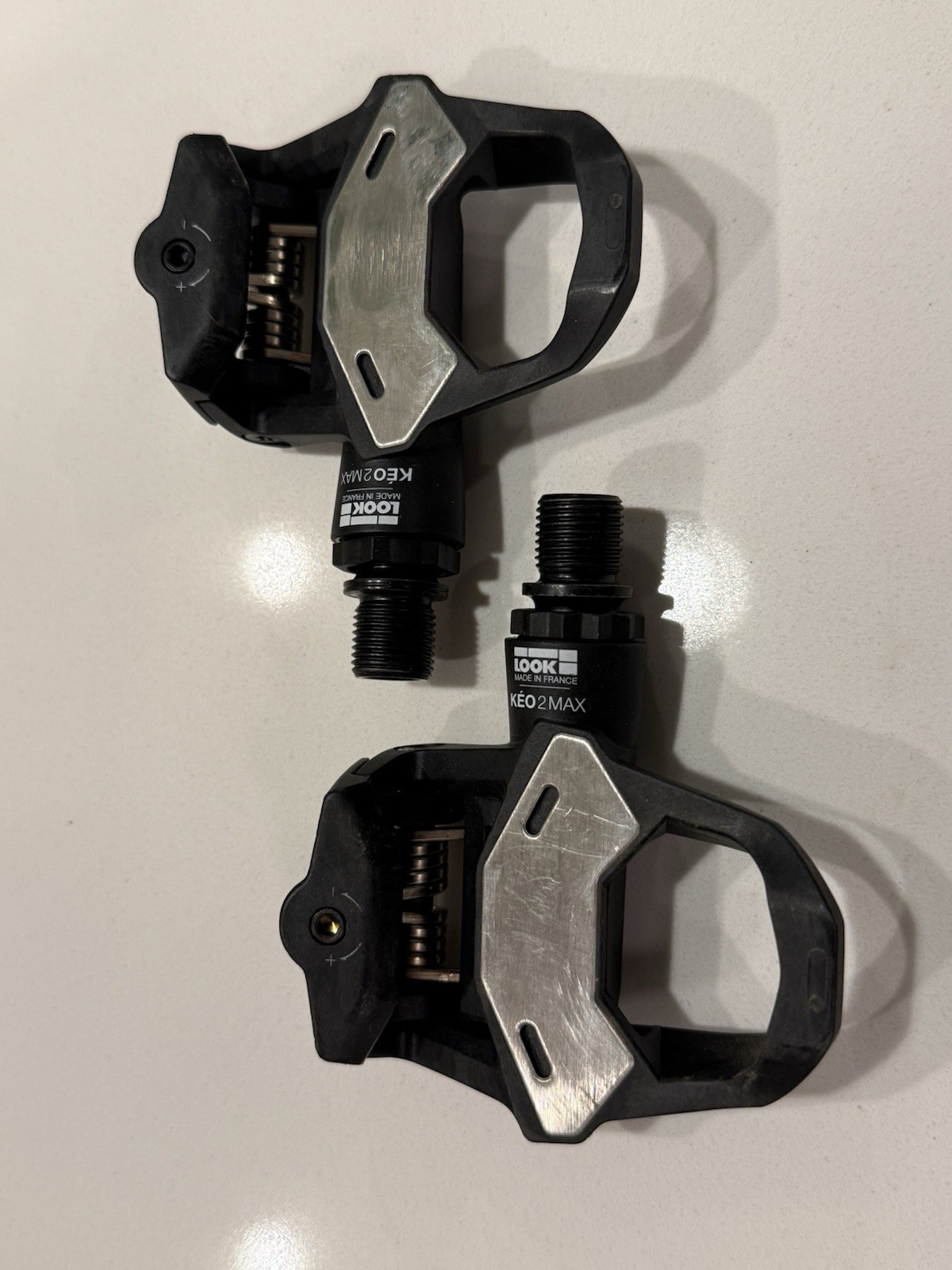 Look Keo 2 Max Black Road Bike Pedals With Keo Grip 4.5 And 9 Degree Cleats