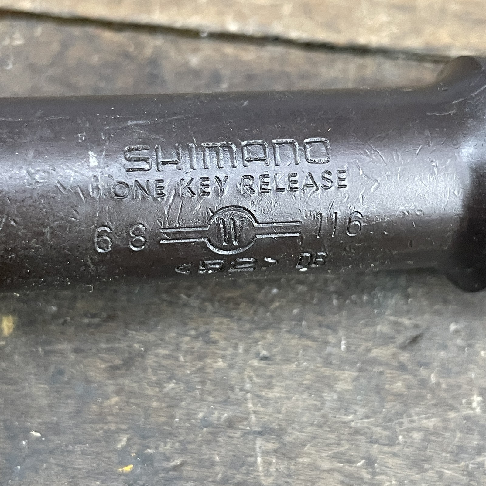 Vintage Shimano 600 AX Bottom Bracket Set 68mm 116mm JIS Square Taper One Key