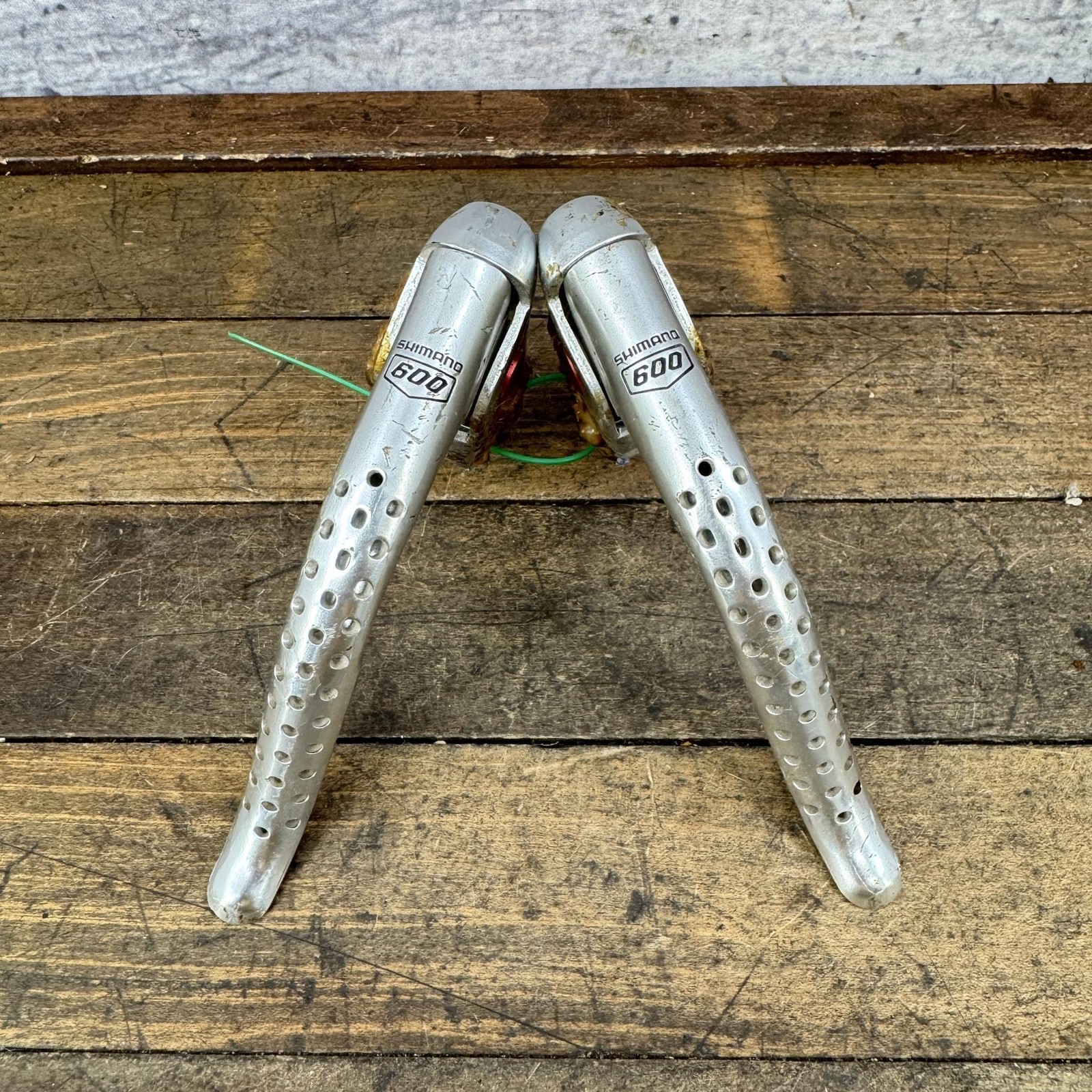 Vintage Shimano 600 Brake Levers Pair Drilled Non-Aero Drop Bar No Stops