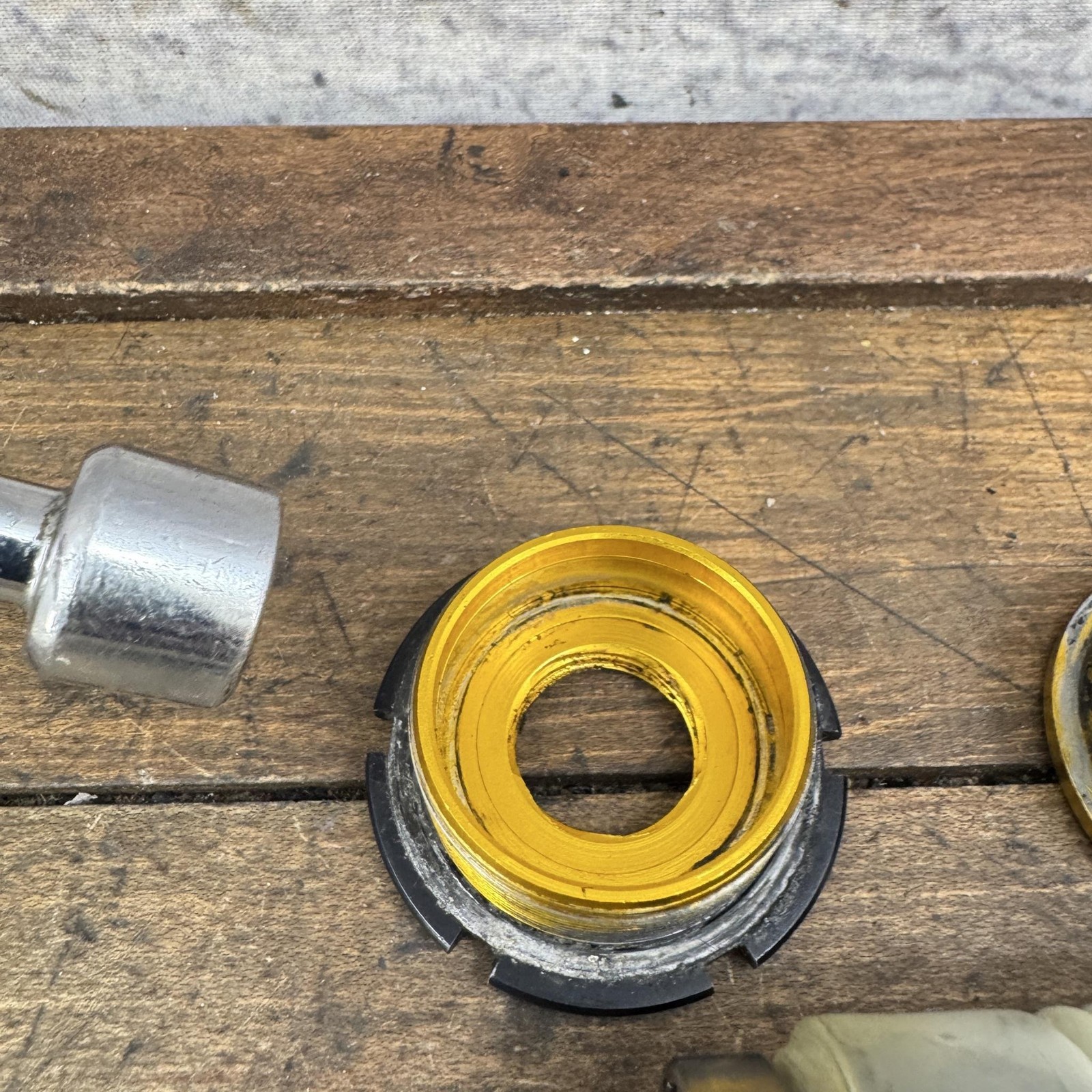 Vintage Sugino 15 Bottom Bracket Gold Alloy Cups Sealed Bearing English 68mm BSA