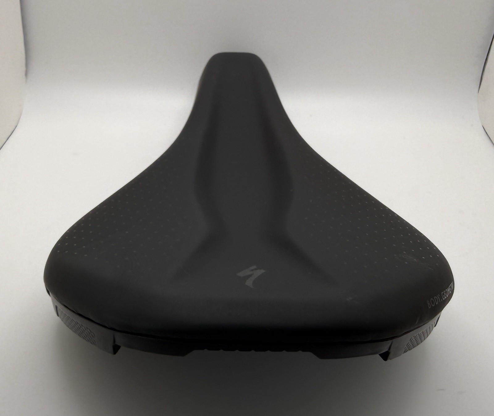 NOS Specialized Body Geometry Bridge Bicycle Seat 143mm
