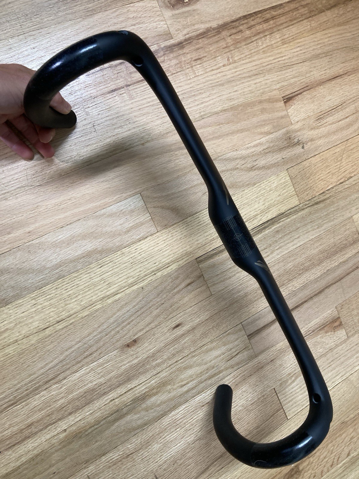 Zipp SL Speed aero carbon road handlebar 42 cm c-c internal routing matte black