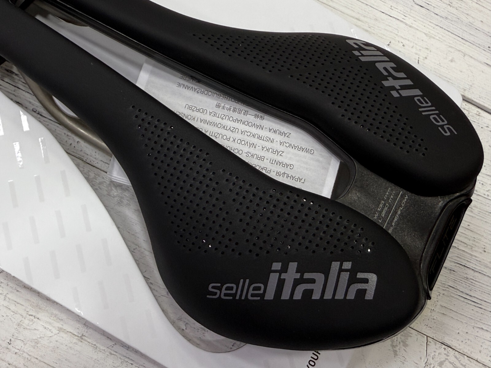 Selle Italia Flite Boost Superflow Ti316 Rail Saddle Black S3 (135X248mm)