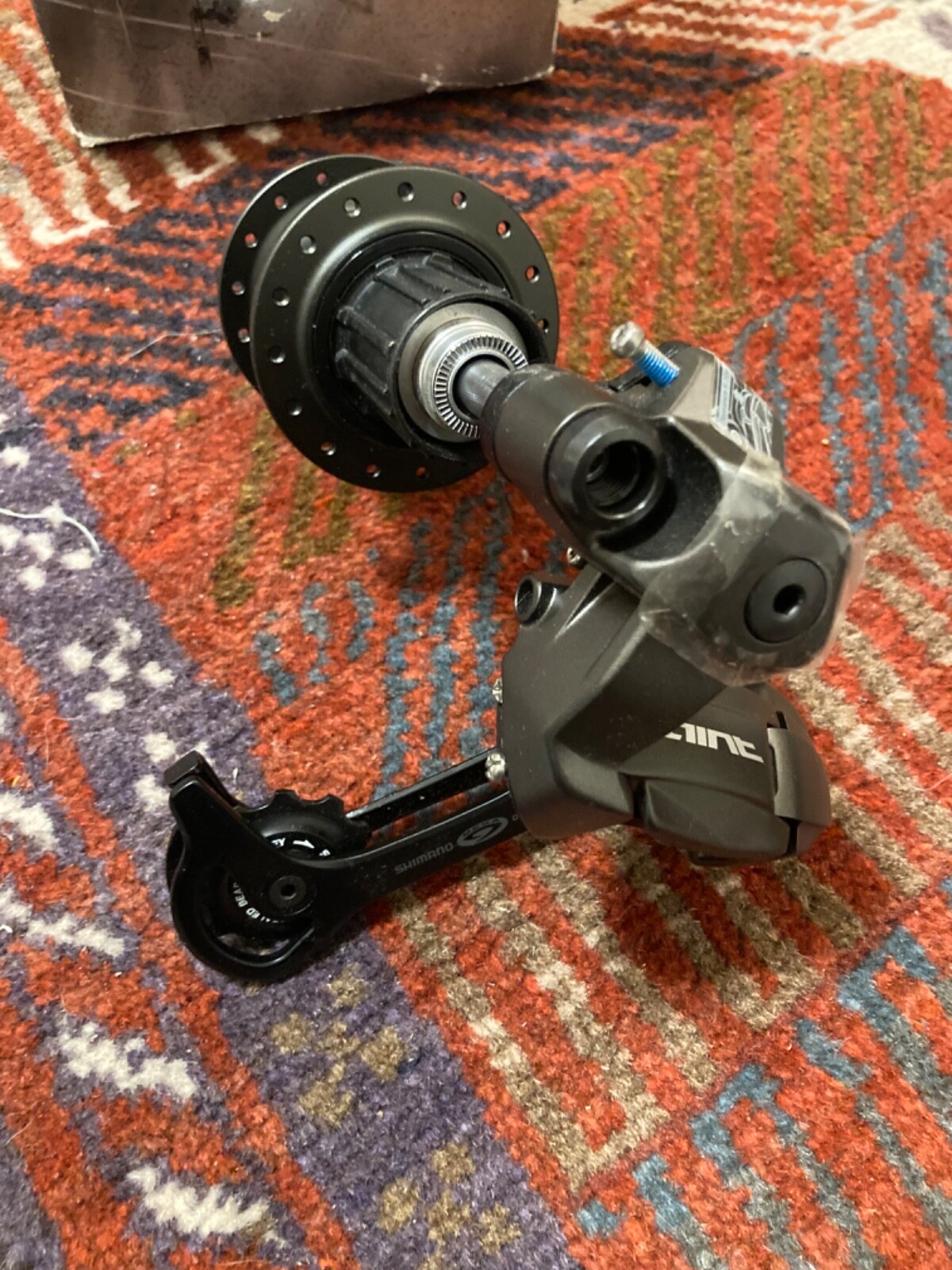 Shimano Saint FH-M800 rear hub and Shimano Saint RD-M800 SGS rear derailleur