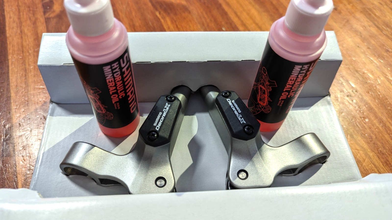 Shimano Deore LX M585 Hydraulic Disc Brake Lever Set w/hoses & mineral oil NOS