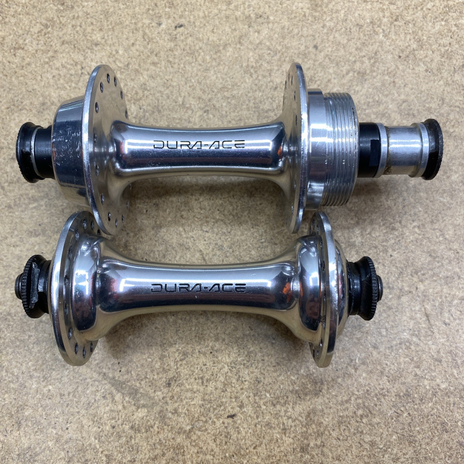 Vintage Shimano Dura-Ace hub set, 32-hole, 100/126mm, freewheel