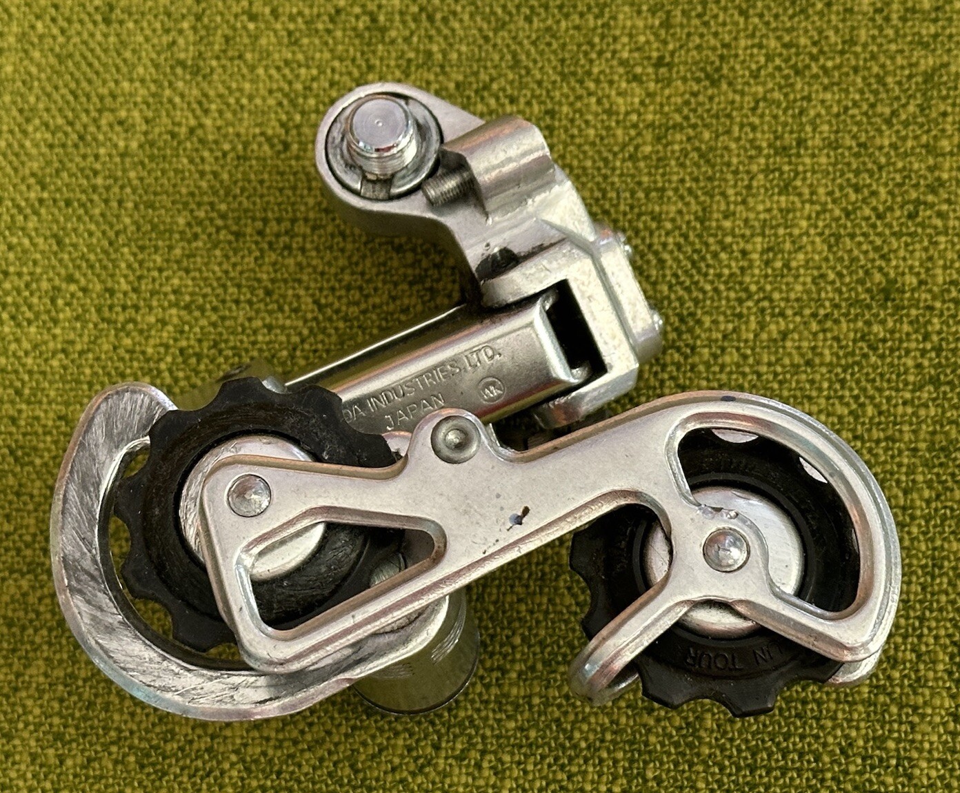 Vintage 1980 SUNTOUR Rear Mid Cage VX ALLOY Derailleur 206 Grams WK Date Code