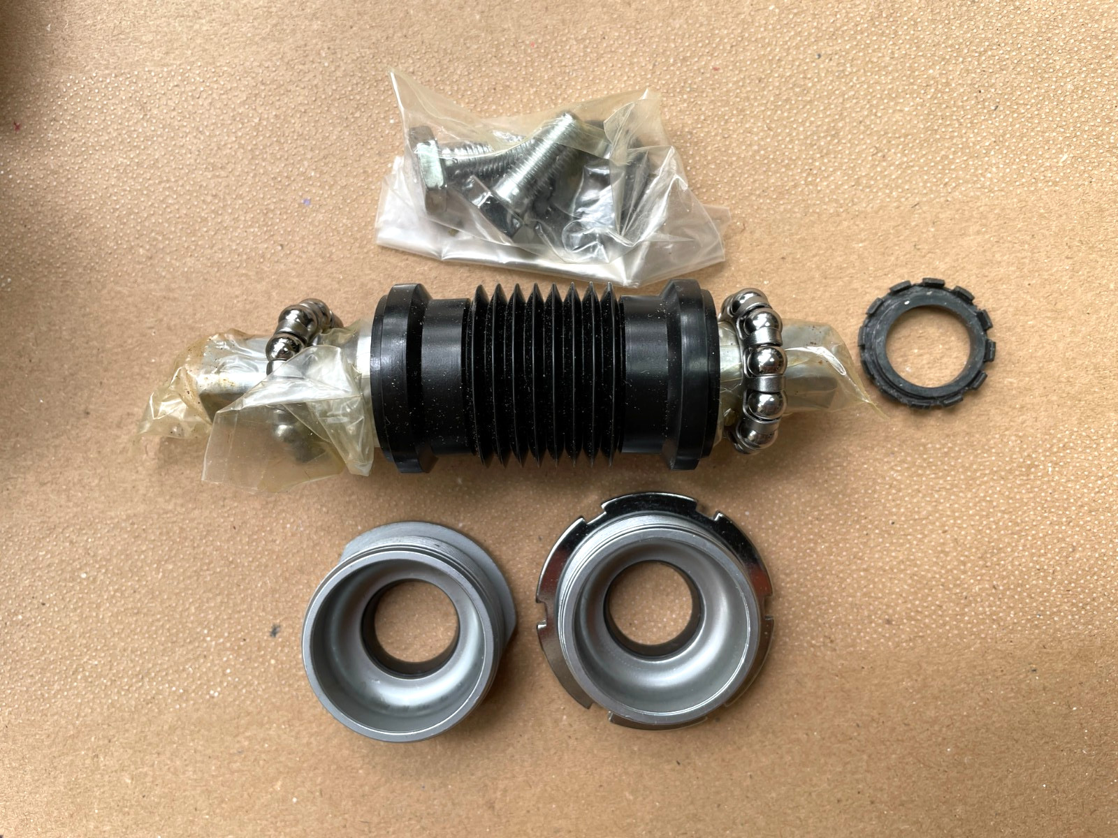 Suntour Sprint Adjustable Square Taper Bottom Bracket NIB/NOS 70x109mm ITA