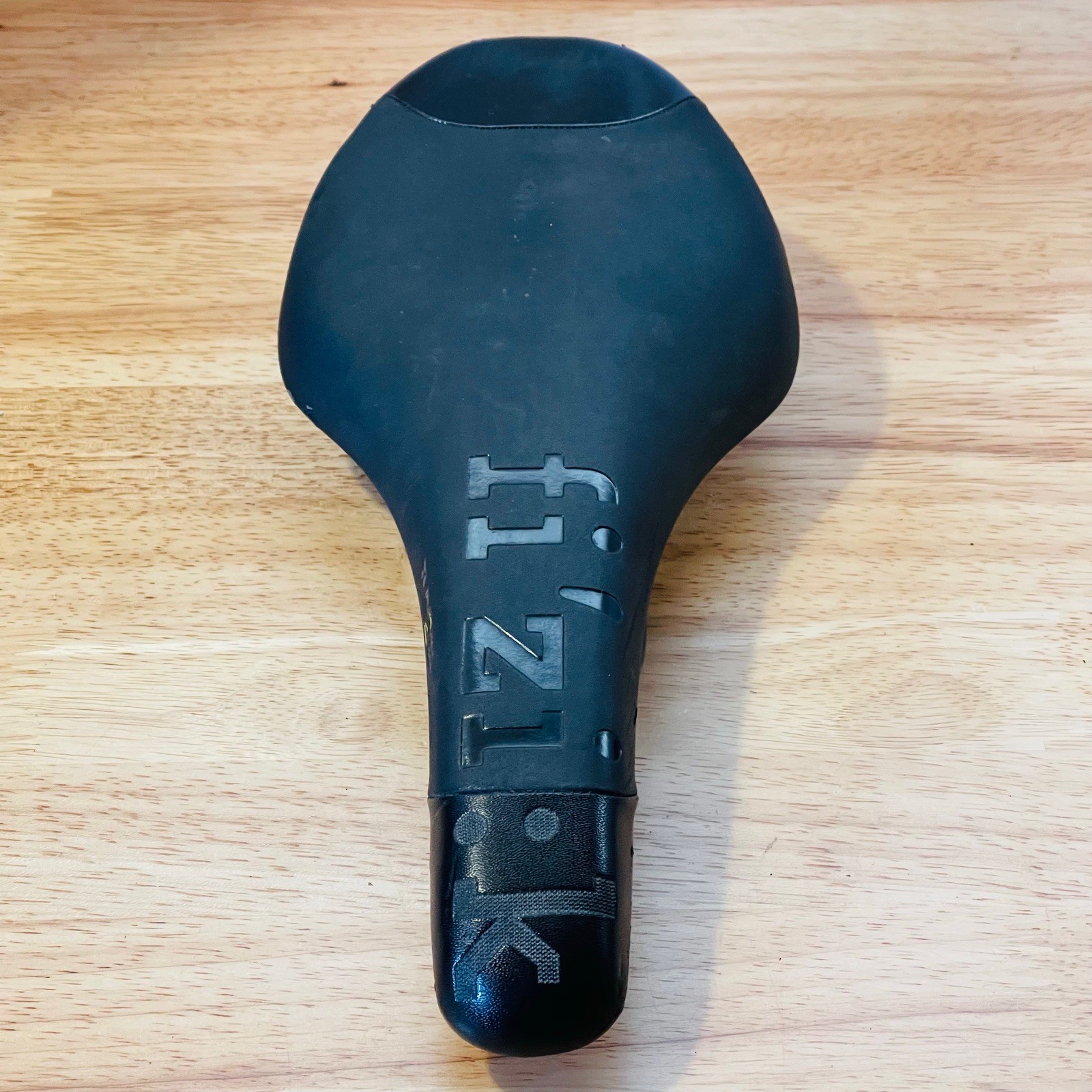 Fizik Tundra 2 Saddle Manganese Rails Black