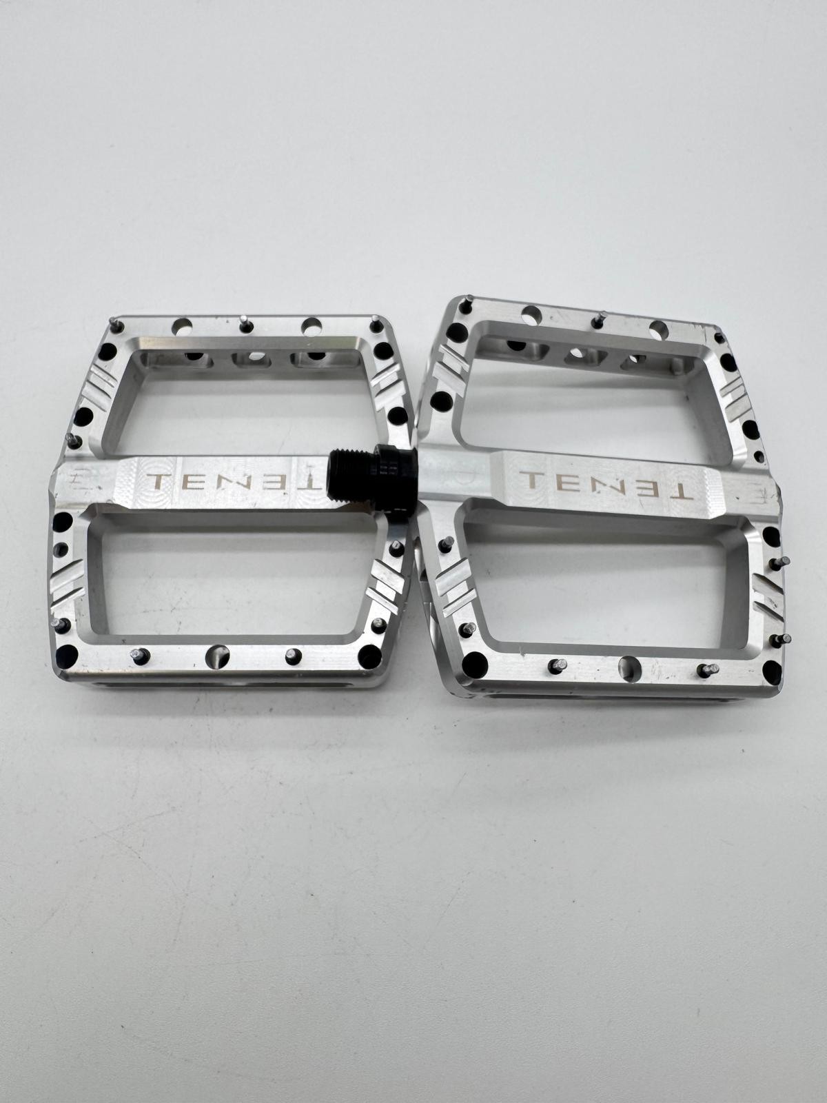 Tenet Occult V2 Flat Platform Pedals, Silver