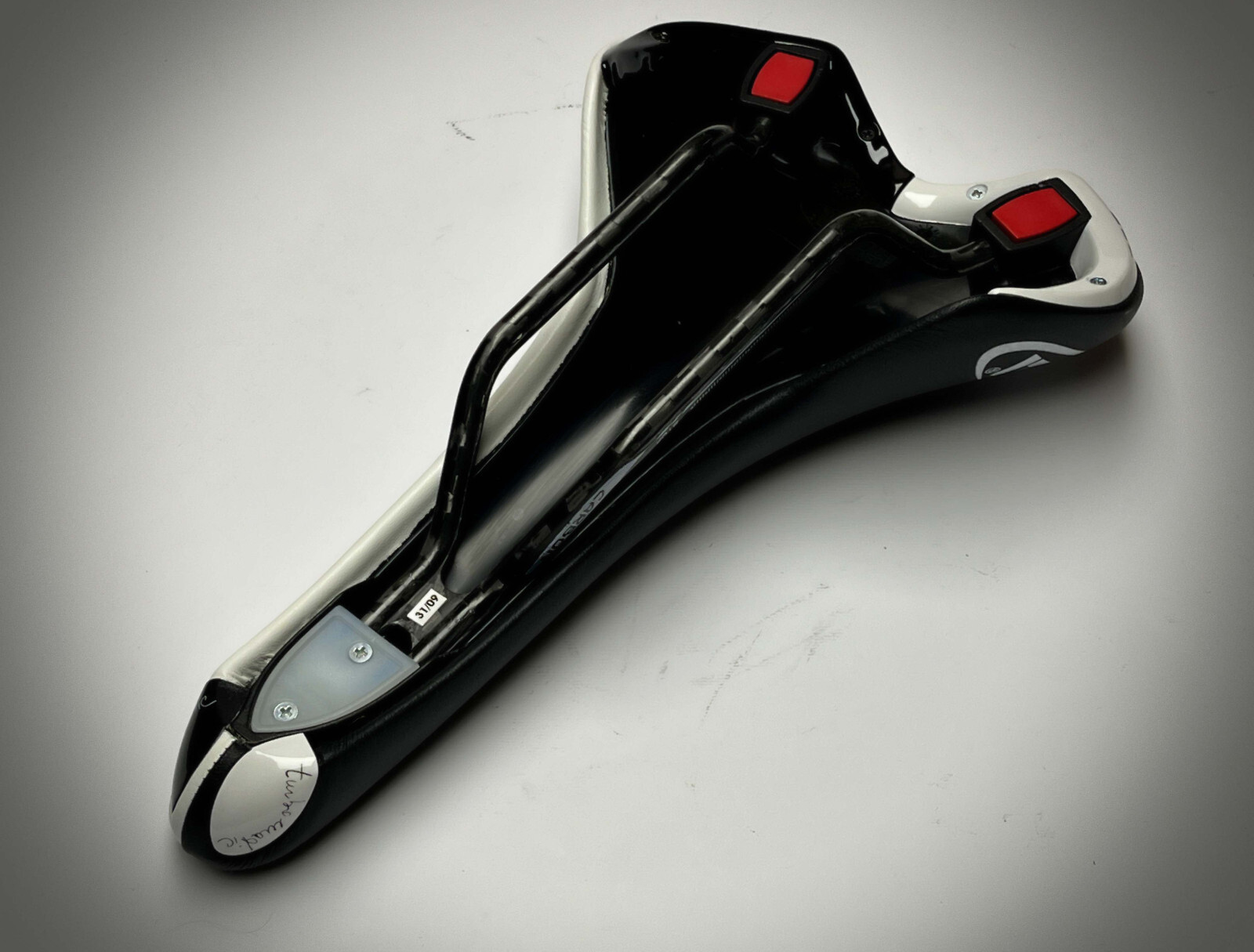 Nos Selle Italia Turbomatic White And Black Leather Saddle Carbon New From 2009
