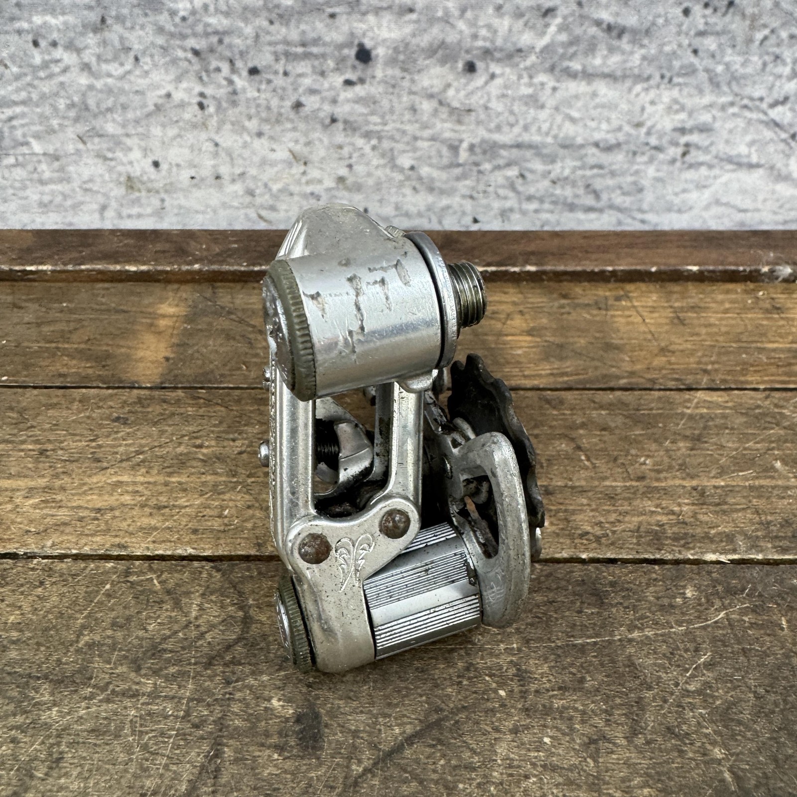 Vintage Shimano 600 Arabesque Rear Derailleur Short Cage Bolt-On Japan 195g