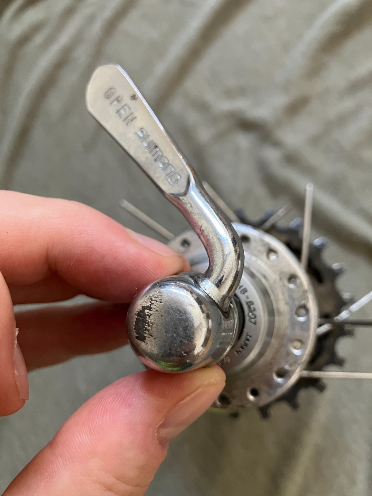 Used Shimano 600 HB-6207 Rear Front Hub 32H with Shimano 600 MF-6208 cassette.