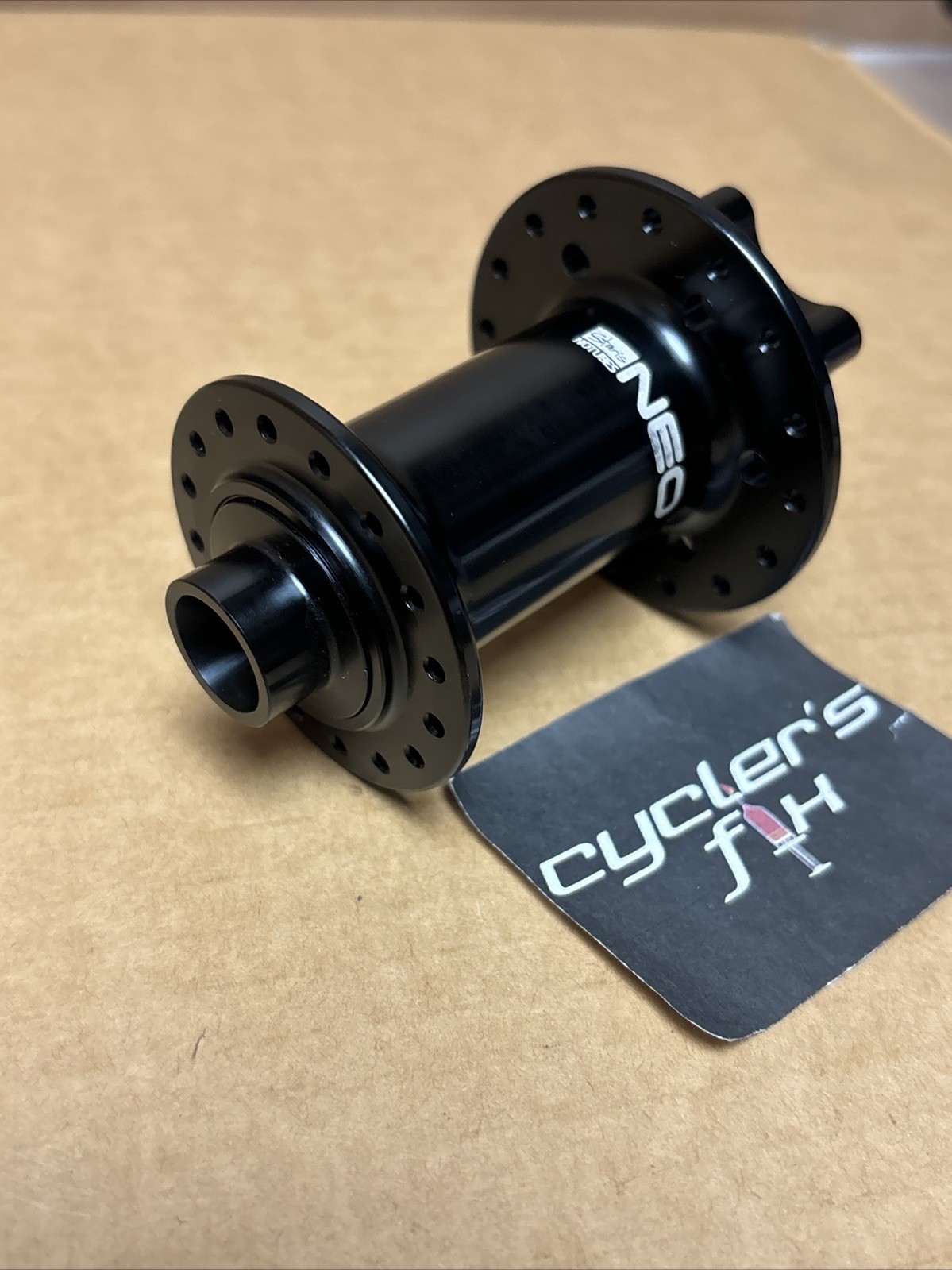 NEW 32H Stan’s NoTubes Neo Bicycle Front Hub 15×100 TA 6 Bolt Disc Gravel Road