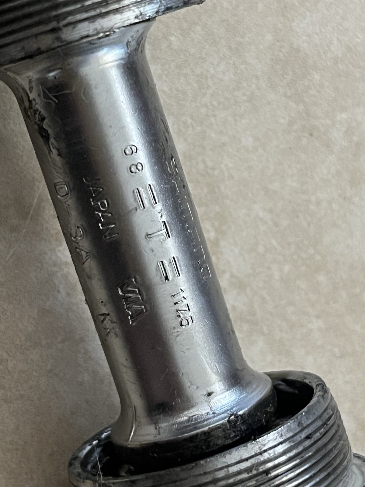 Vintage Shimano Square Taper Bottom Bracket 68mmx117.5mm JIS CR-MO