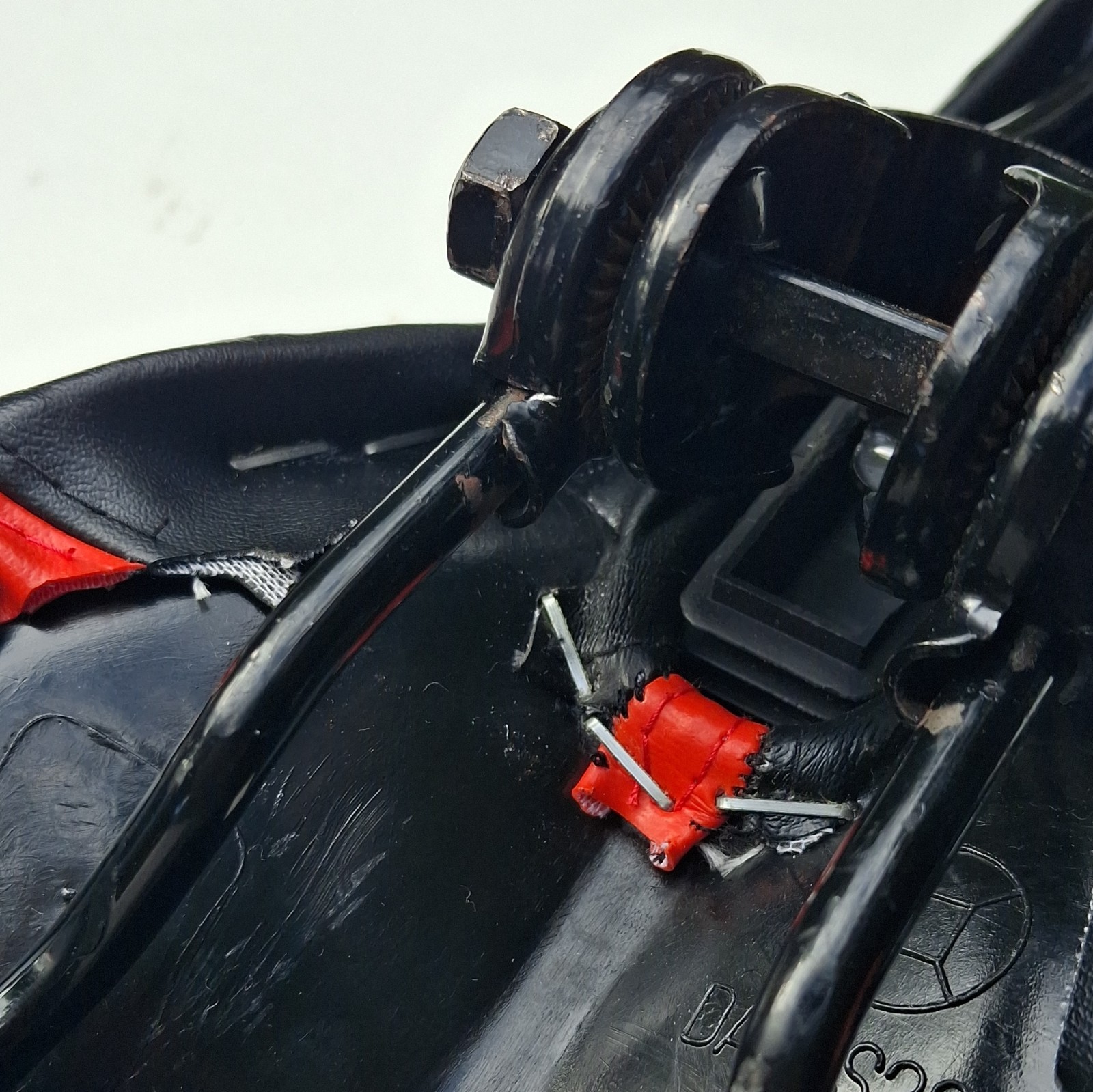 Black/Red Cutaway Bicycle Saddle Seat w/ Steel Rails DADIS26-8