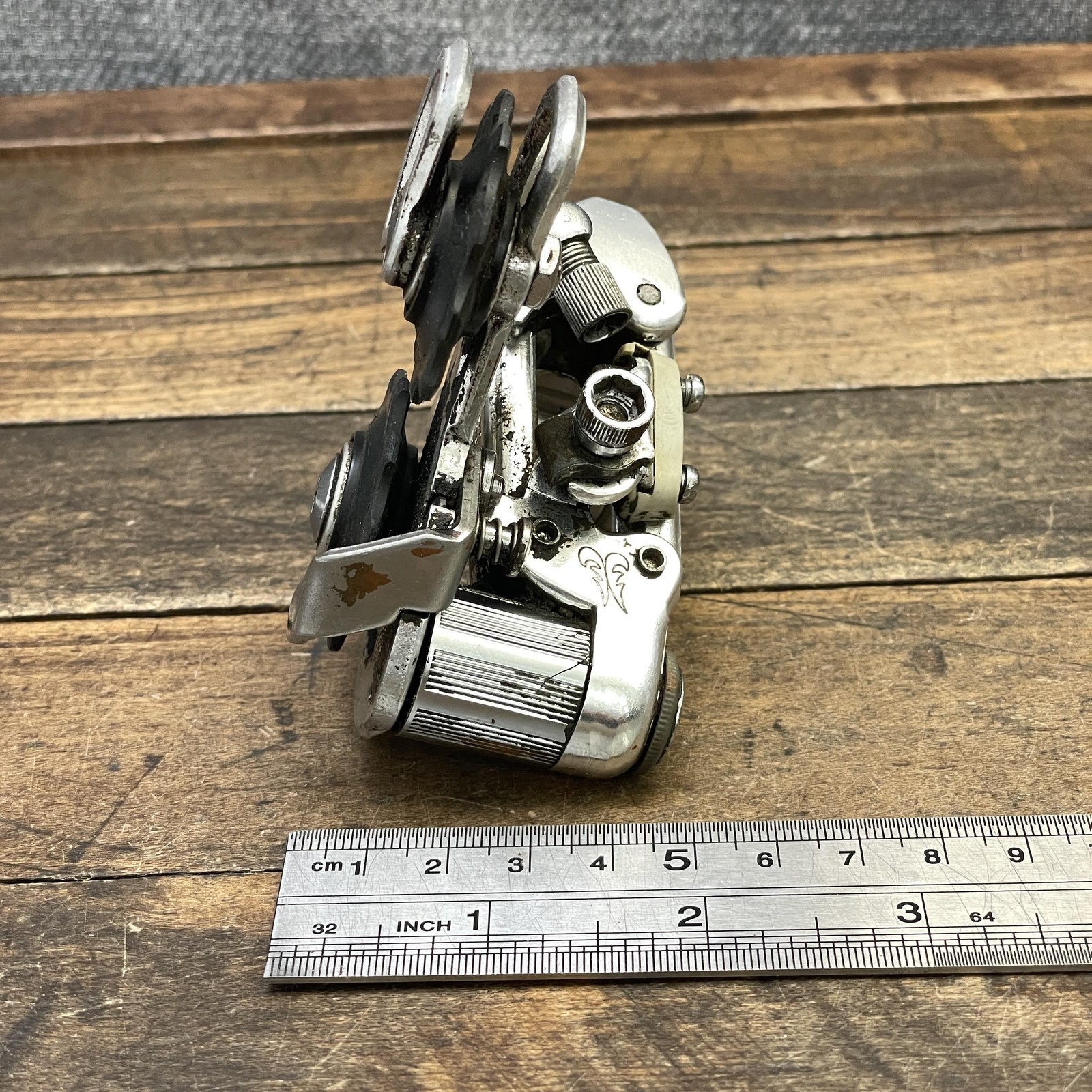 Vintage Shimano 600 Arabesque Rear Derailleur Short Cage Bolt-On Road 190g Japan