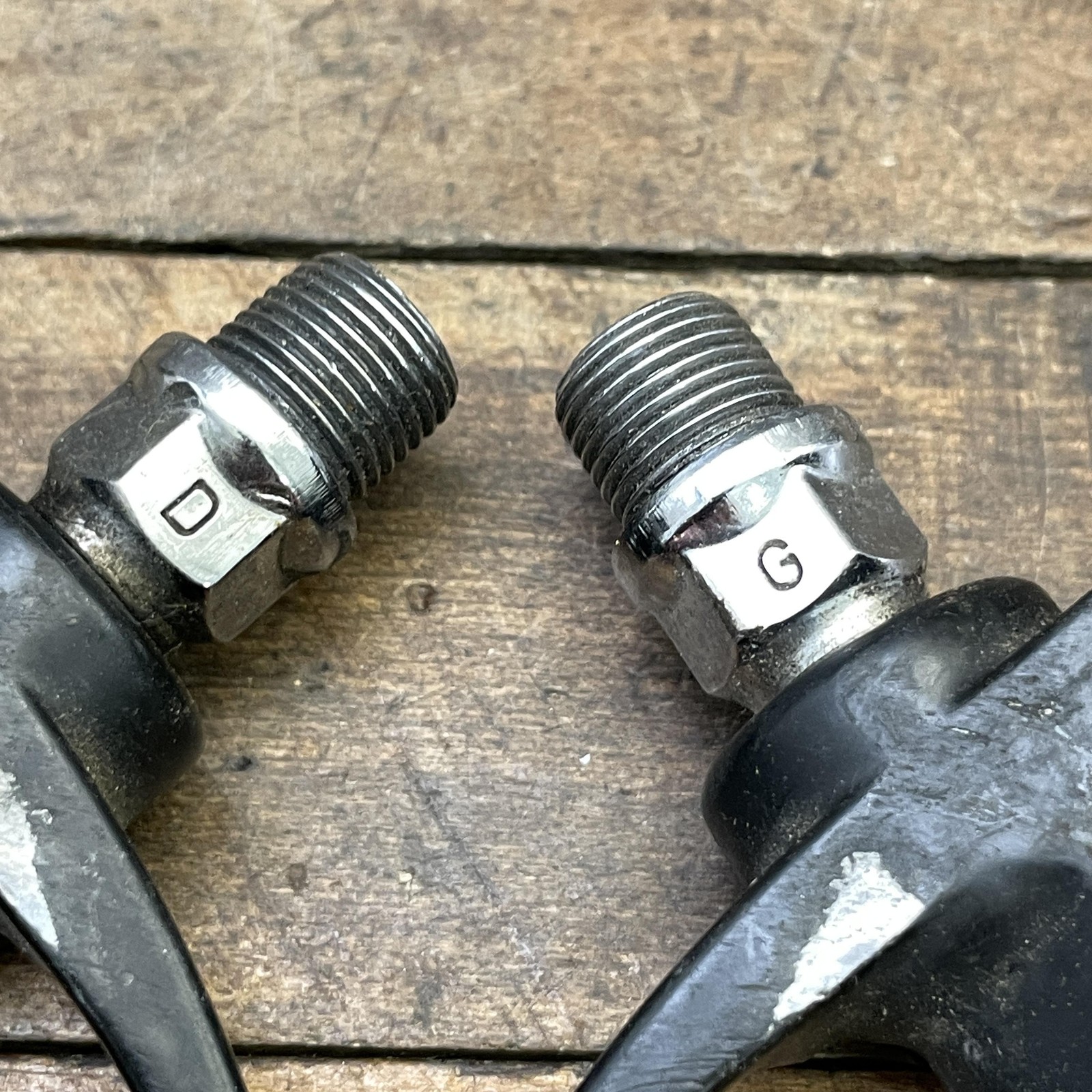 Vintage Look Clipless Road Bike Pedals 9/16 Black Pair 470g Composite Used