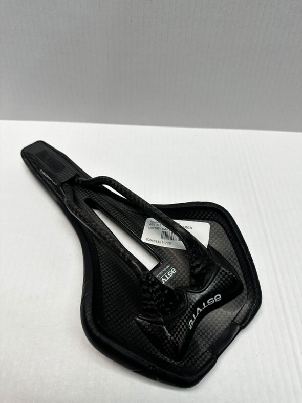 ASTUTE MOON VT PILARGA LUXURY CARBON