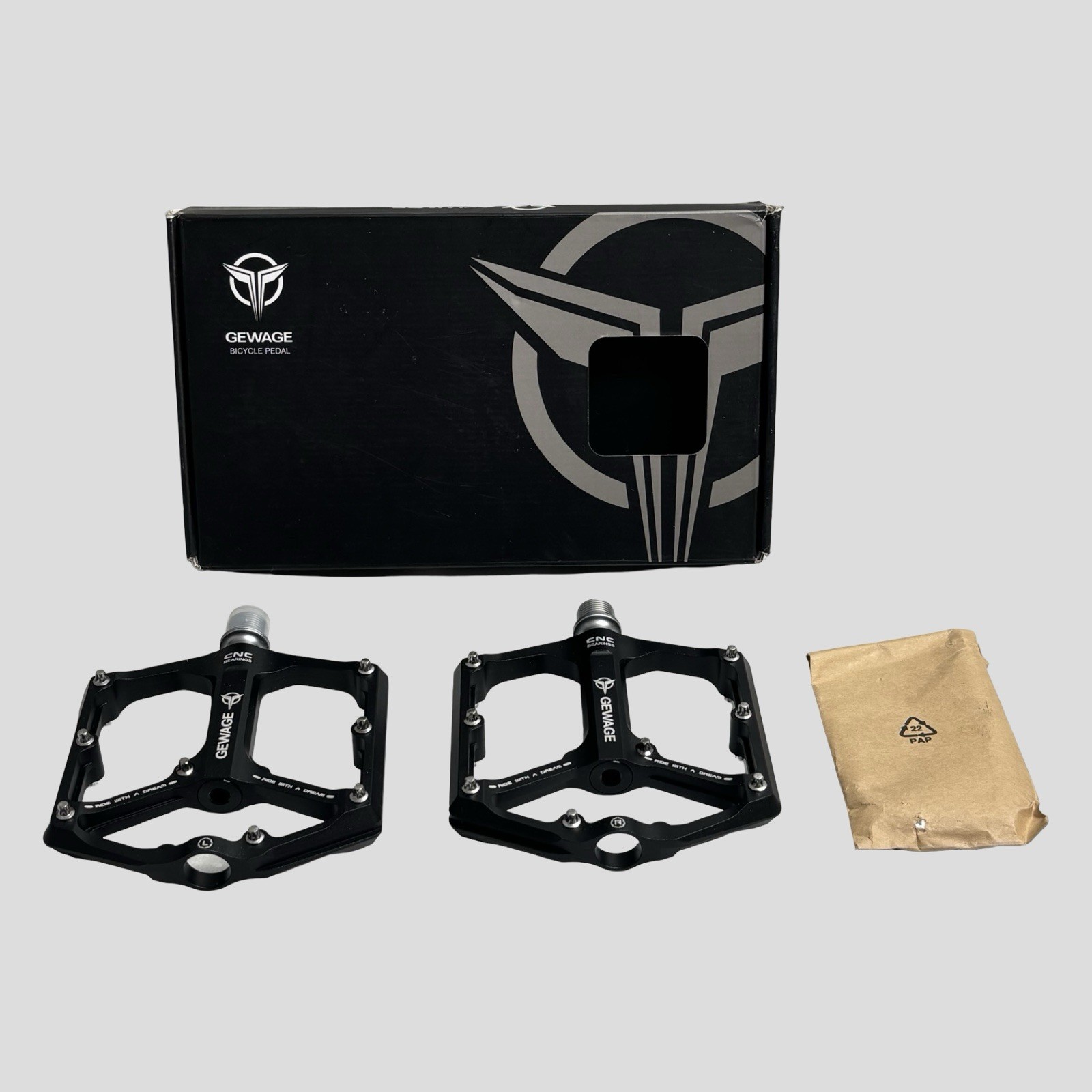 Gewage GE-324 Black Alloy Flat Platform Bicycle Pedals NEW OPEN BOX