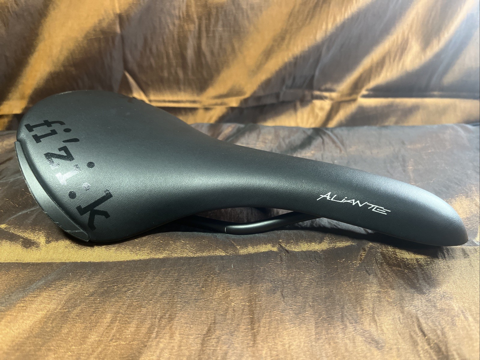 Fizik Aliante 3 SPINE CONCEPT Black Railed Saddle LARGE 245g