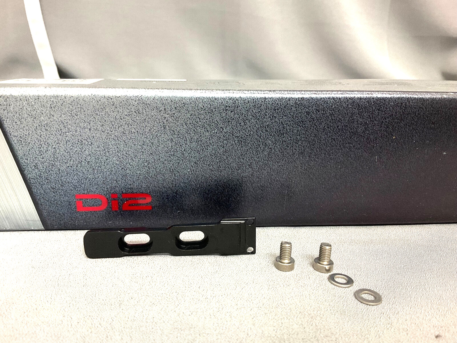 NEW orig. Shimano Dura Ace Di2 bmr1 brm2 Battery Mount Base Mount Battery