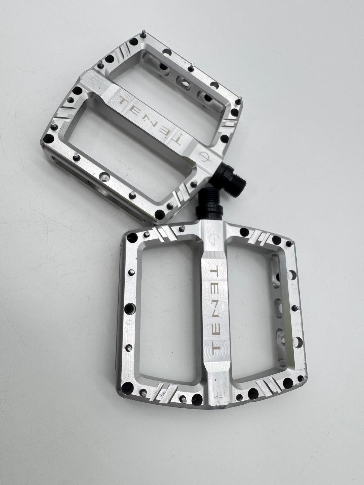 Tenet Occult V2 Flat Platform Pedals, Silver