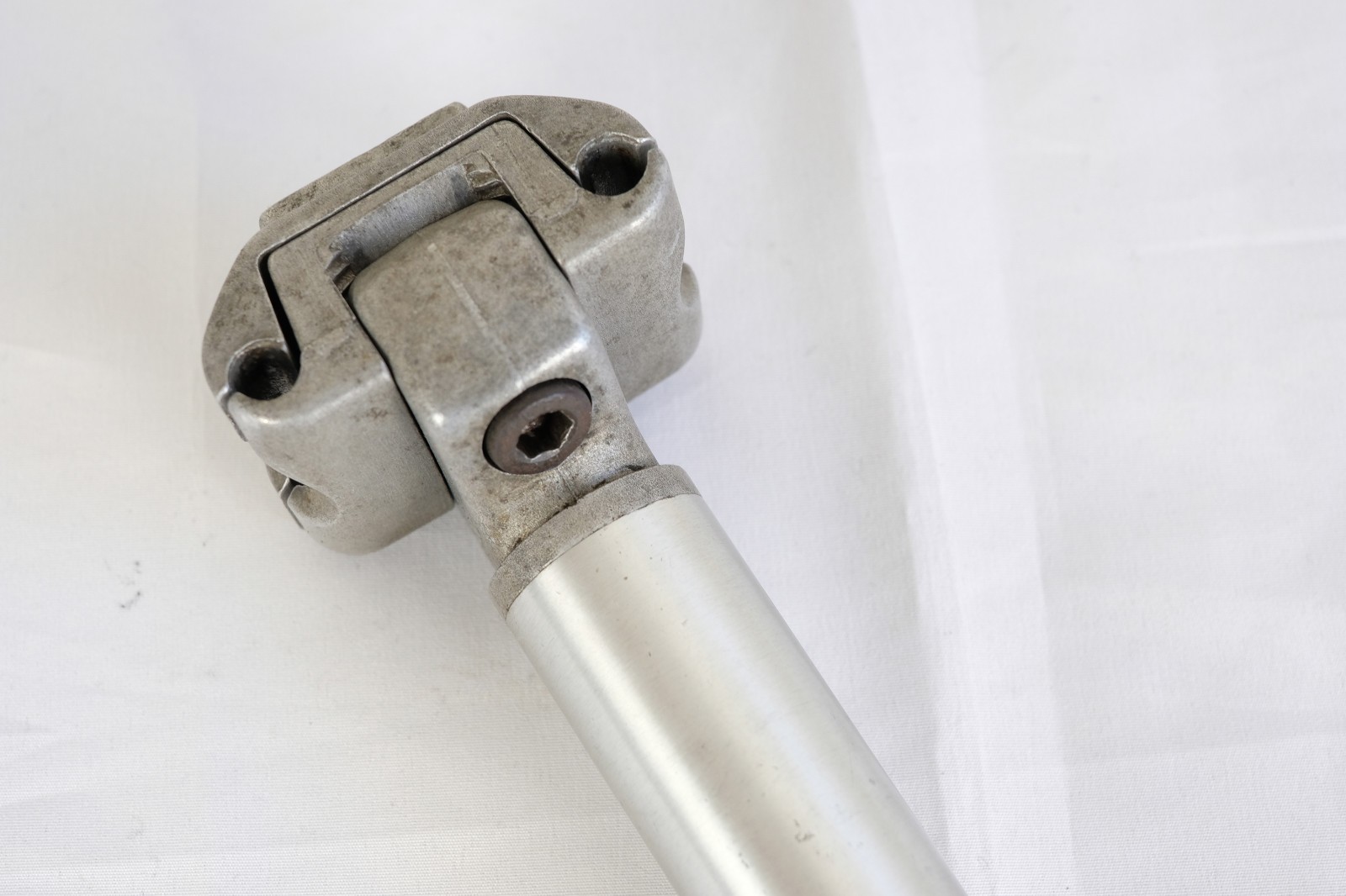 Vintage Strong 27.2 x 230 mm Seatpost