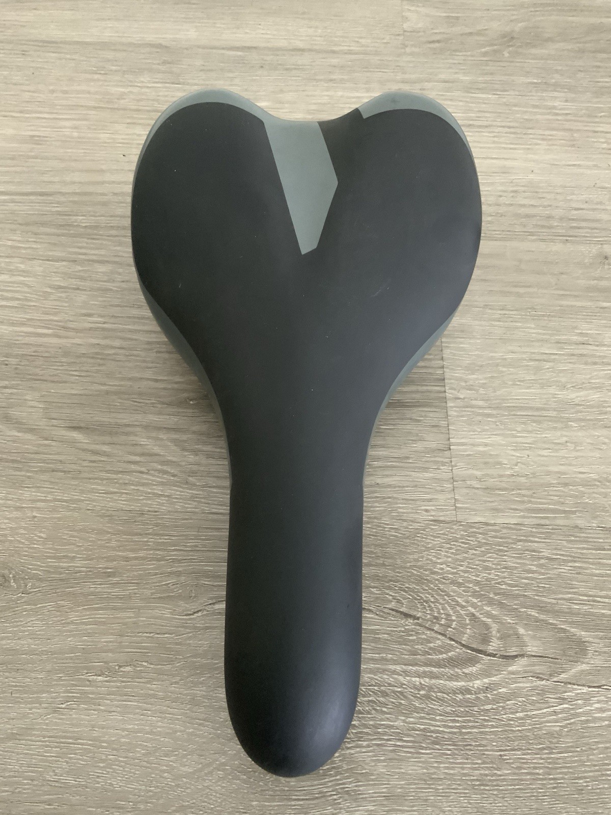 DDK ROAD BIKE SADDLE RACING COMFORT 152 MM X 265 MM BLACK 326 GRAMS