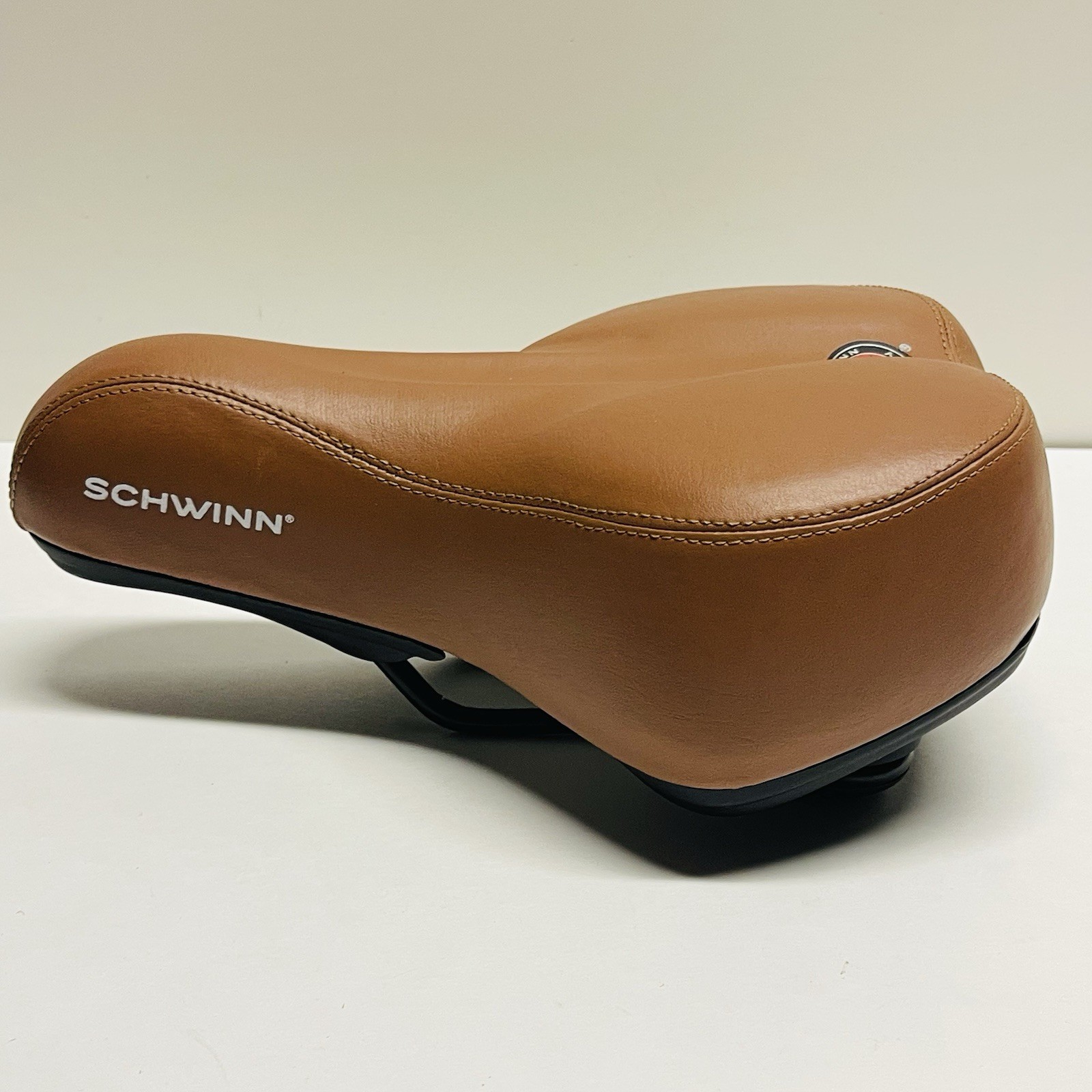 SCHWINN Comfort Cruiser Style Unisex Women’s Saddle Seat Brown