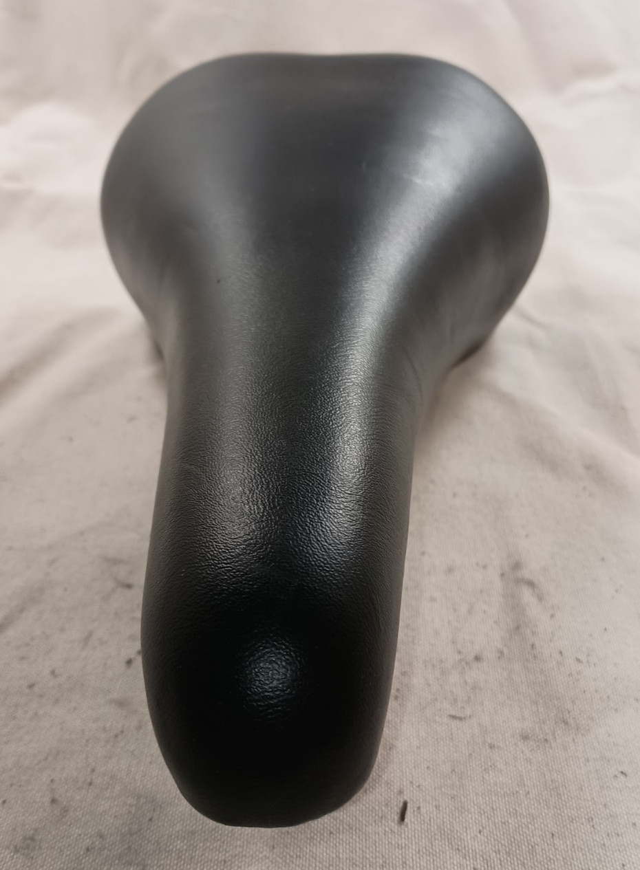 Dynacraft Bicycle Saddle Black 270mm x 145mm – Used, Excellent Condition