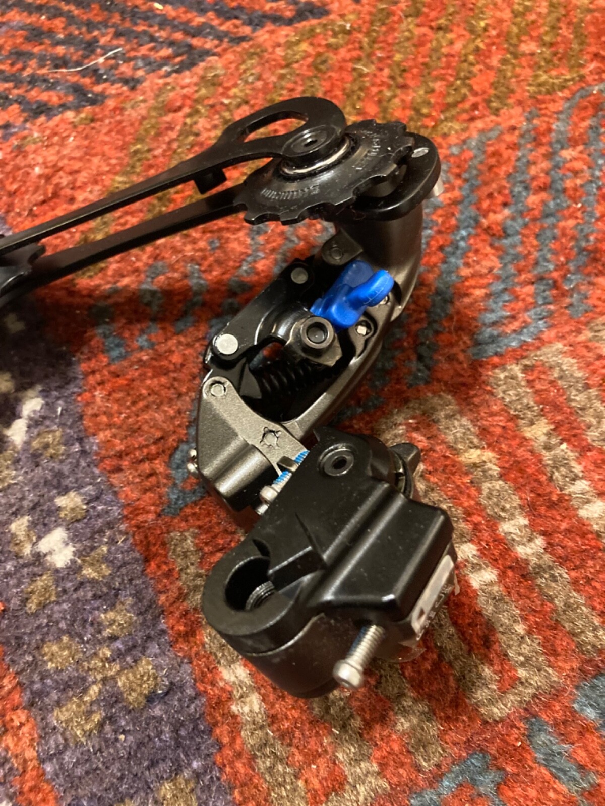 Shimano Saint FH-M800 rear hub and Shimano Saint RD-M800 SGS rear derailleur