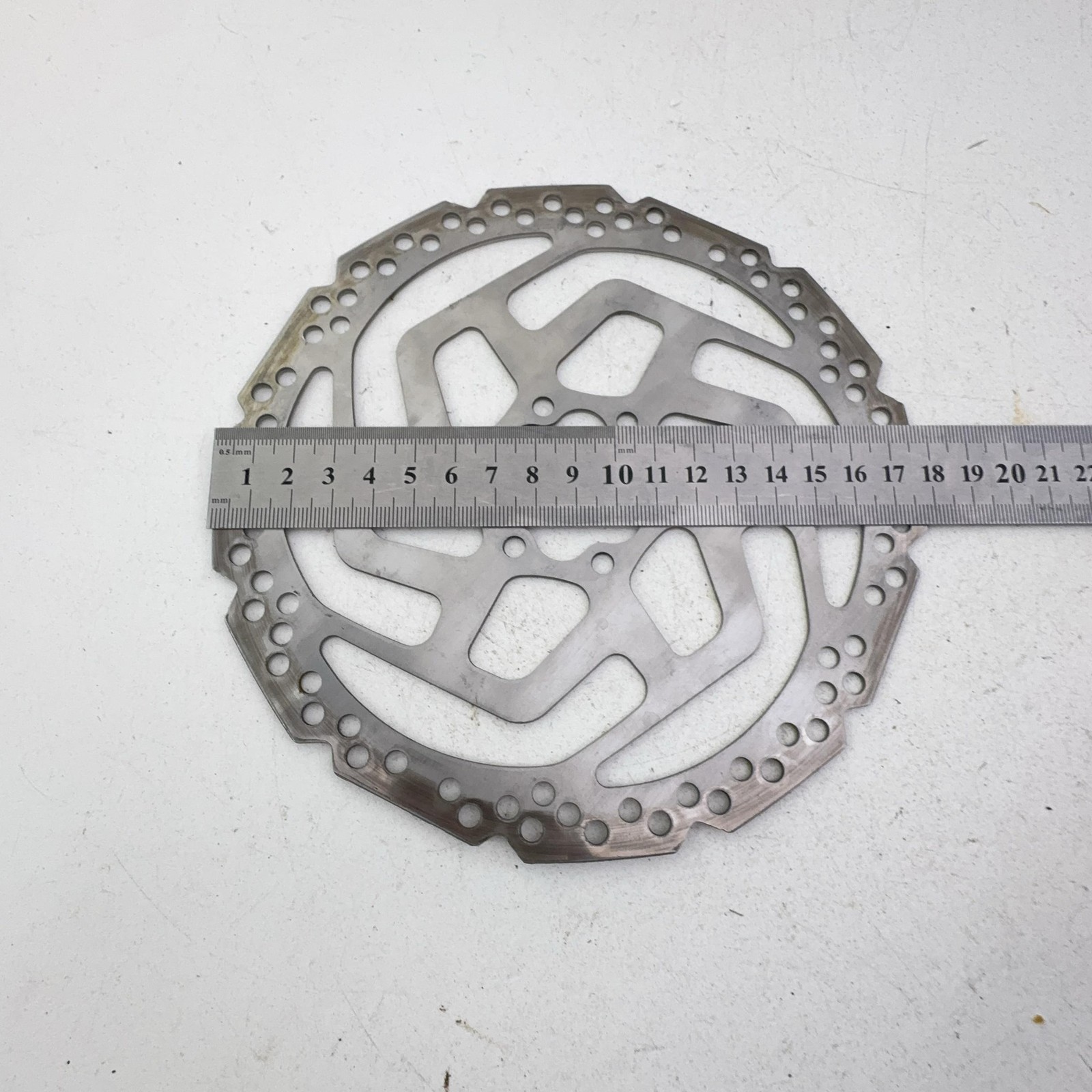 Shimano SM-RT26-M Disc Brake Rotor 180mm 6-Bolt Silver Resin Pad Only A15