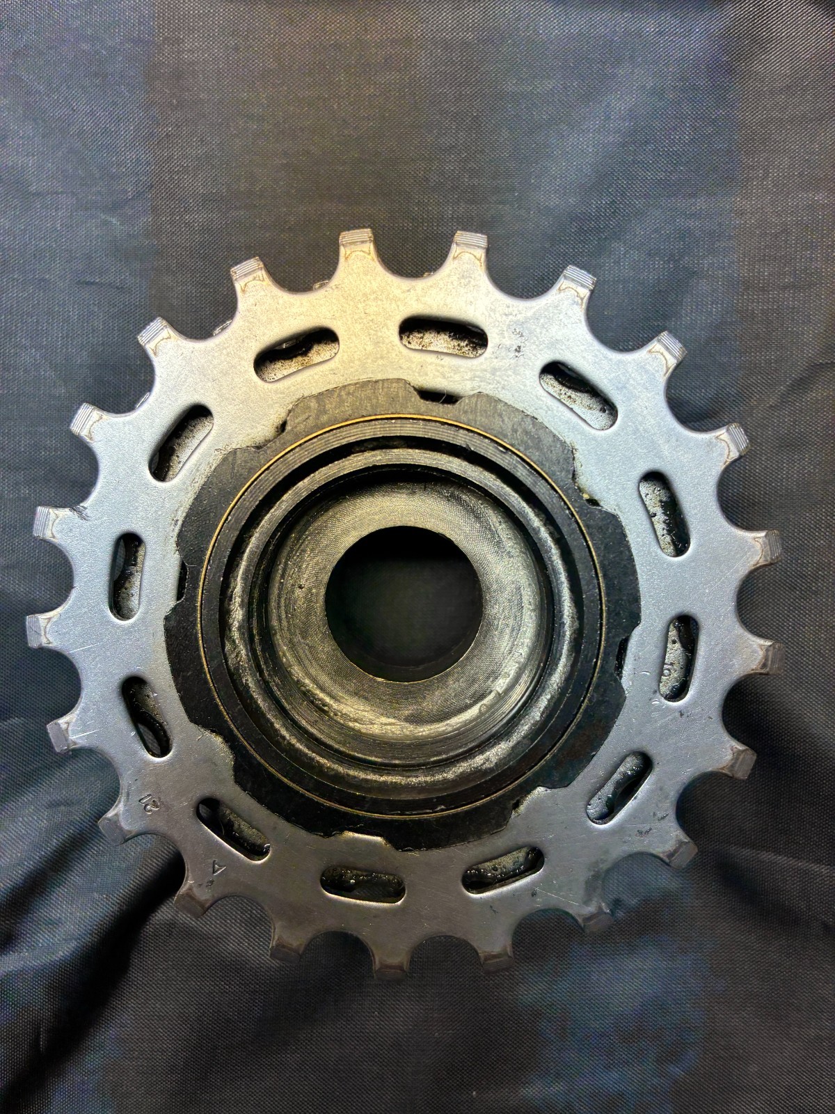 SUNTOUR WINNER PRO FREEWHEEL 7 SPEED 12-21 ENGLISH THREADING